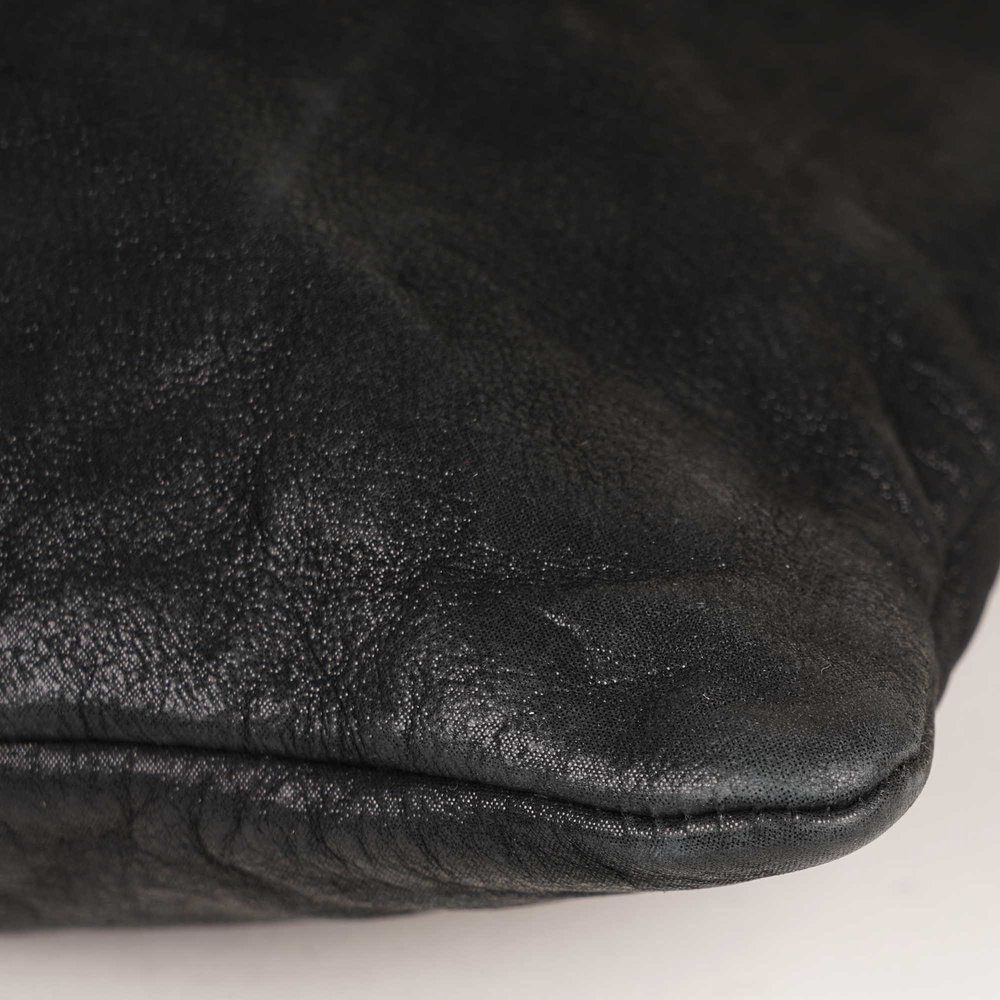 Cloth Bag - CHANEL - Affordable Luxury image