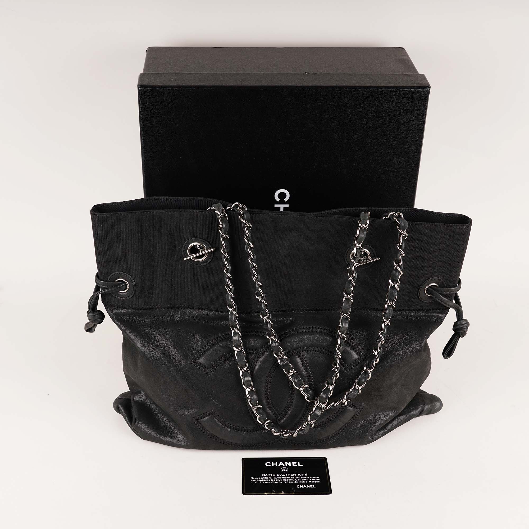 Cloth Bag - CHANEL - Affordable Luxury image