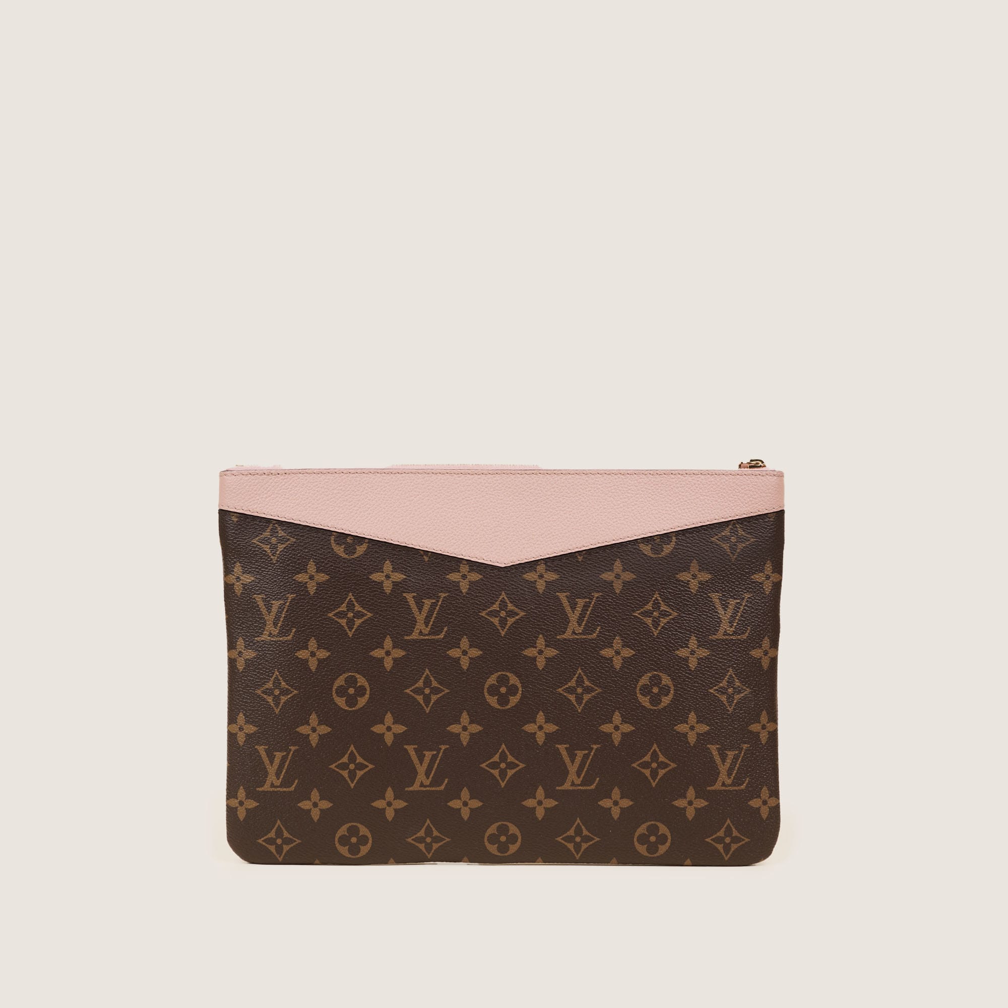 Daily Pouch - LOUIS VUITTON - Affordable Luxury image