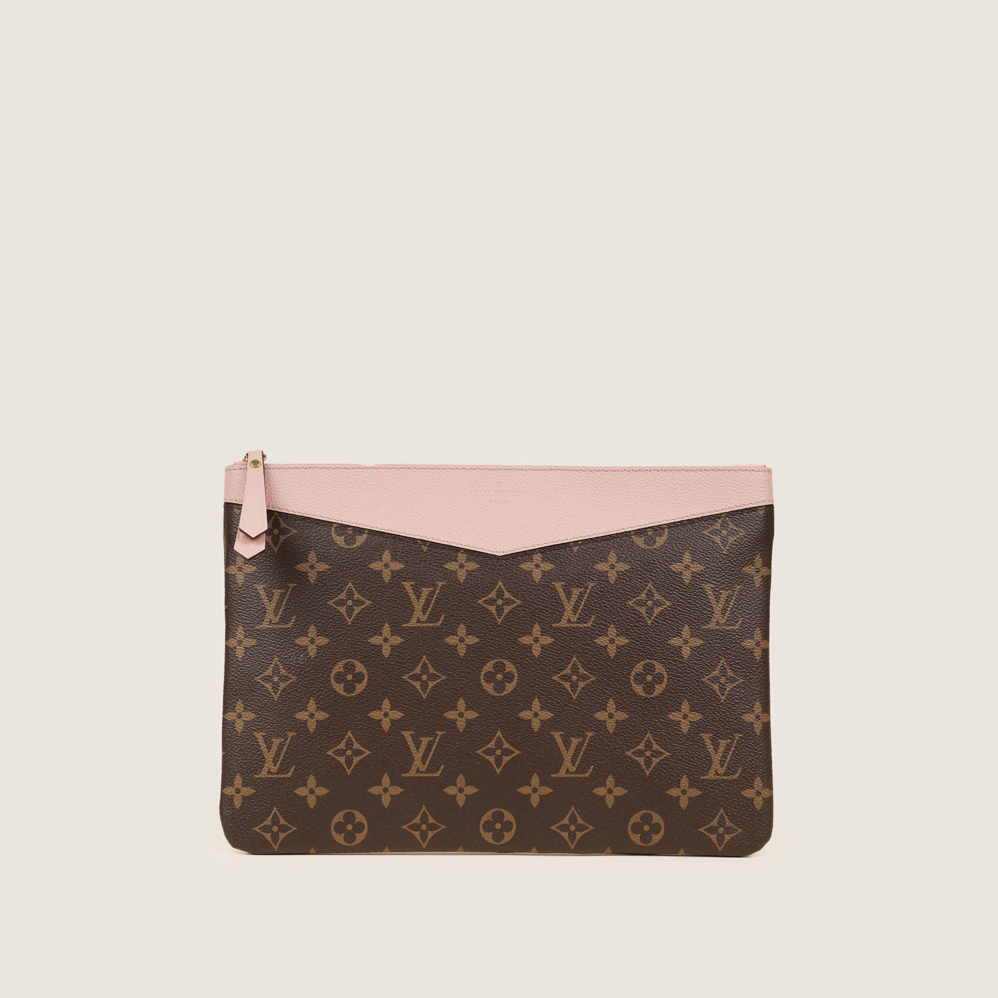 Daily Pouch - LOUIS VUITTON - Affordable Luxury image