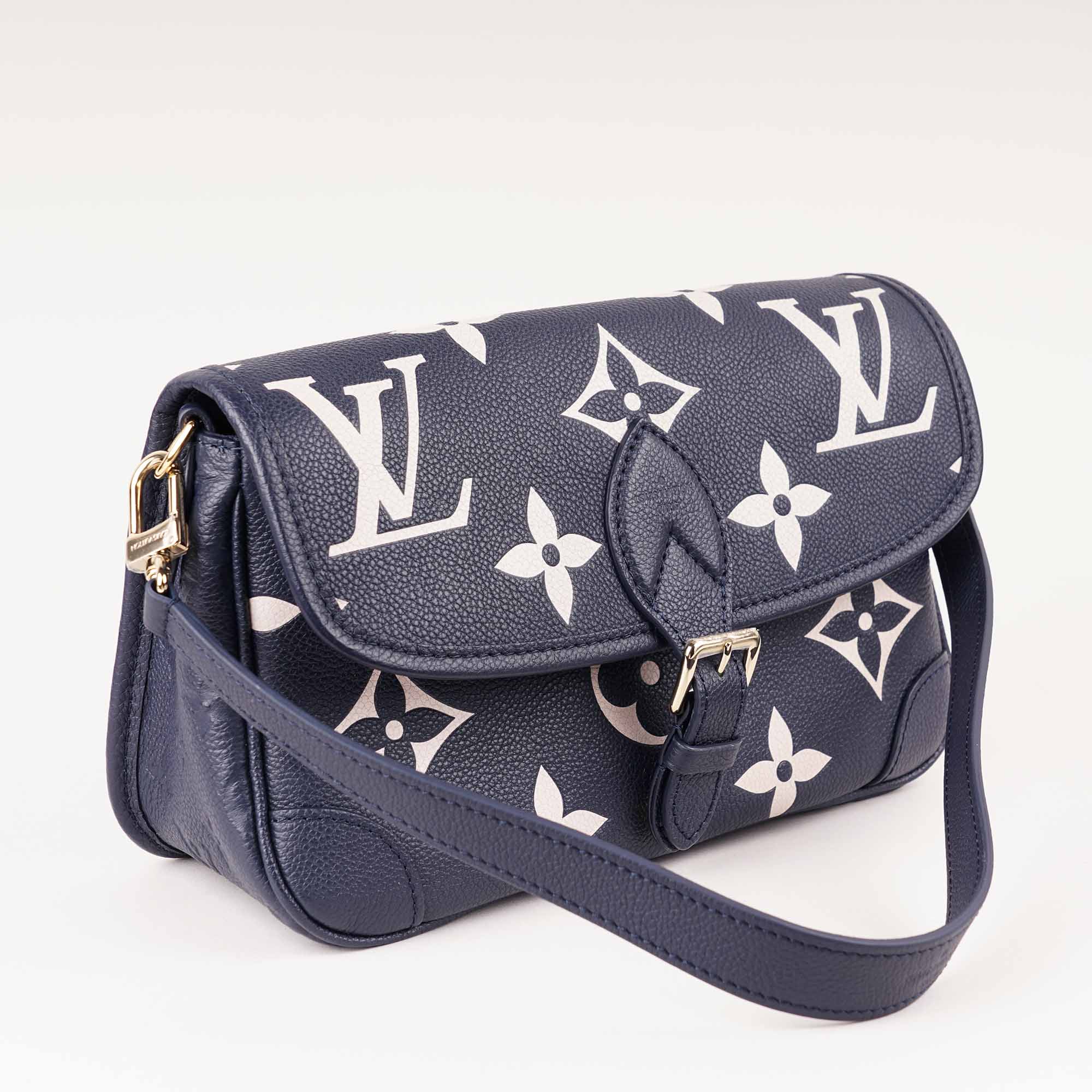 Diane Satchel Bicolor Bag - LOUIS VUITTON - Affordable Luxury image