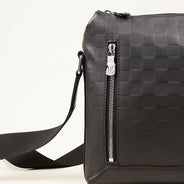 Discovery Messenger Bag - LOUIS VUITTON - Affordable Luxury thumbnail image