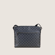 District GM Messenger Bag - LOUIS VUITTON - Affordable Luxury thumbnail image