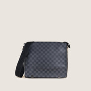 District GM Messenger Bag - LOUIS VUITTON - Affordable Luxury thumbnail image