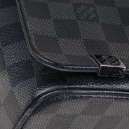 District PM Messenger - LOUIS VUITTON - Affordable Luxury thumbnail image