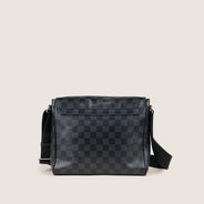 District PM Messenger - LOUIS VUITTON - Affordable Luxury thumbnail image