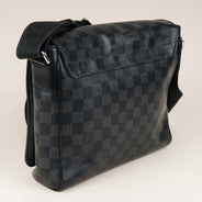 District PM Messenger - LOUIS VUITTON - Affordable Luxury thumbnail image