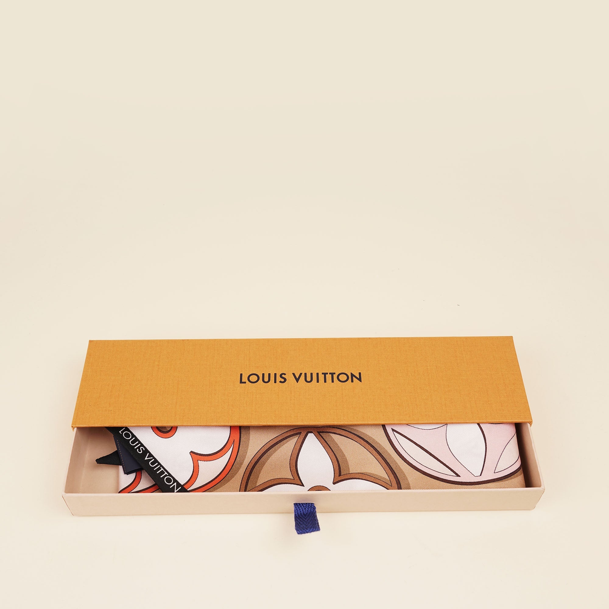 Duality Bandeau - LOUIS VUITTON - Affordable Luxury image