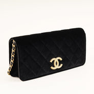 East West Full Flap - CHANEL - Affordable Luxury thumbnail image