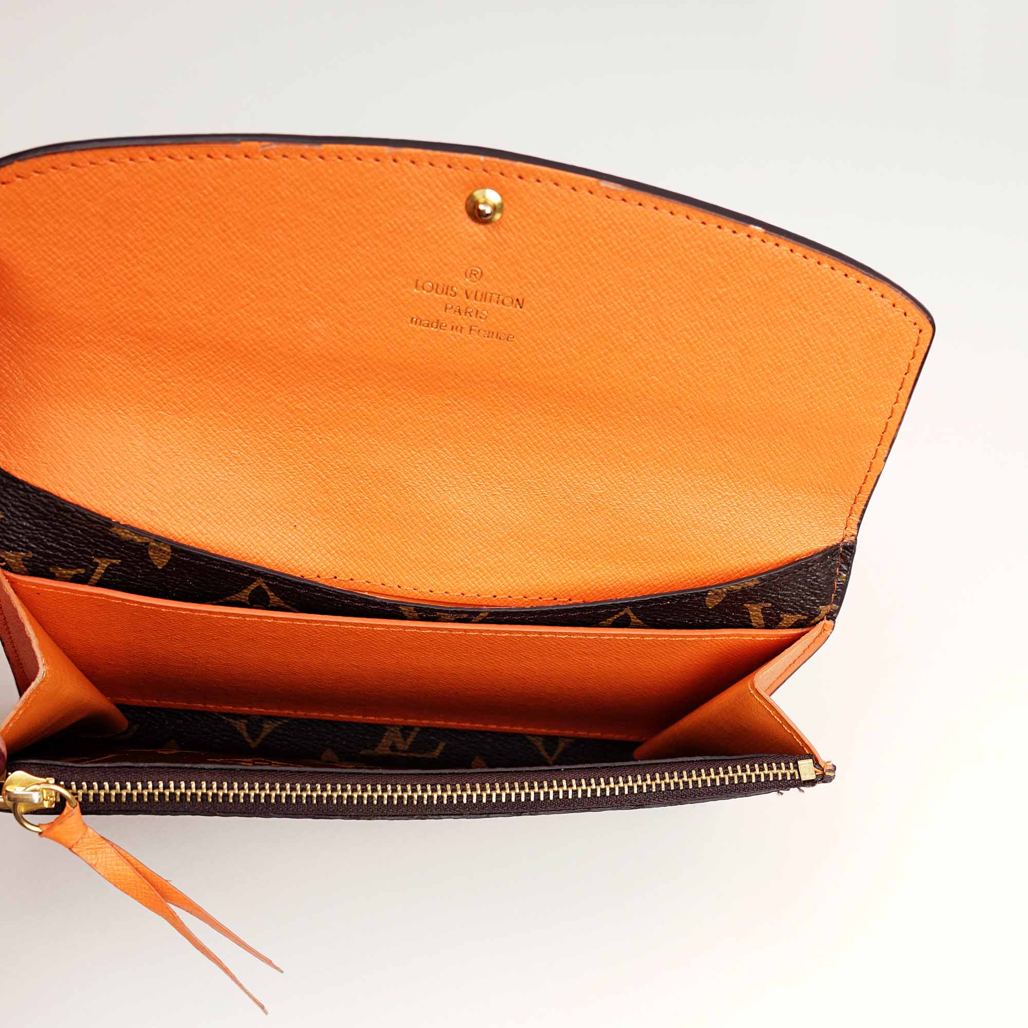 Emelie Wallet - LOUIS VUITTON - Affordable Luxury image