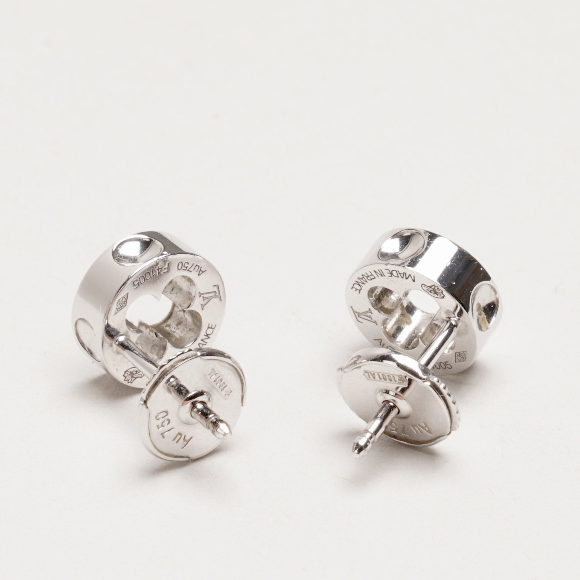 Empreinte Stud Earrings 18k White Gold - LOUIS VUITTON - Affordable Luxury image