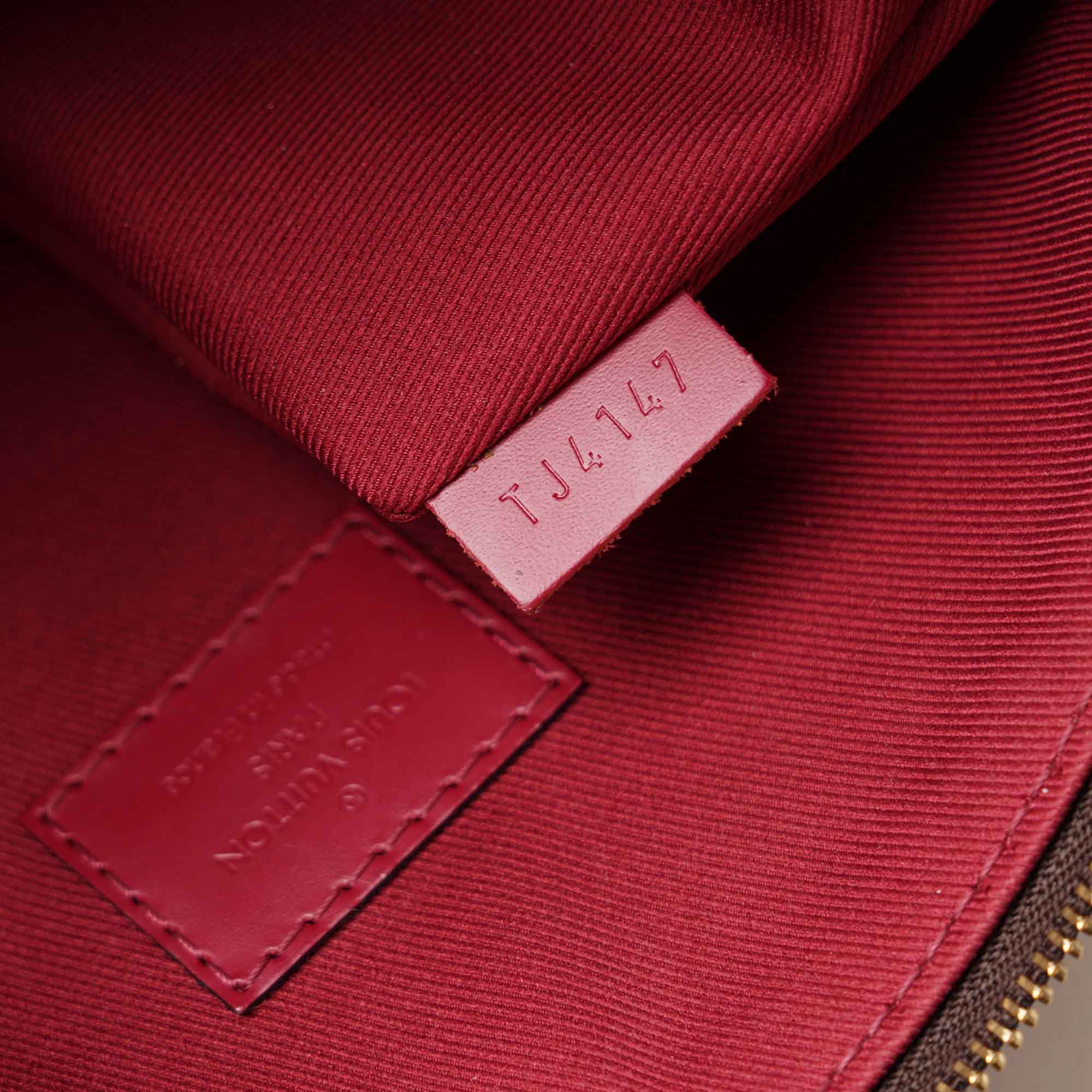 Etui Voyage PM - LOUIS VUITTON - Affordable Luxury image