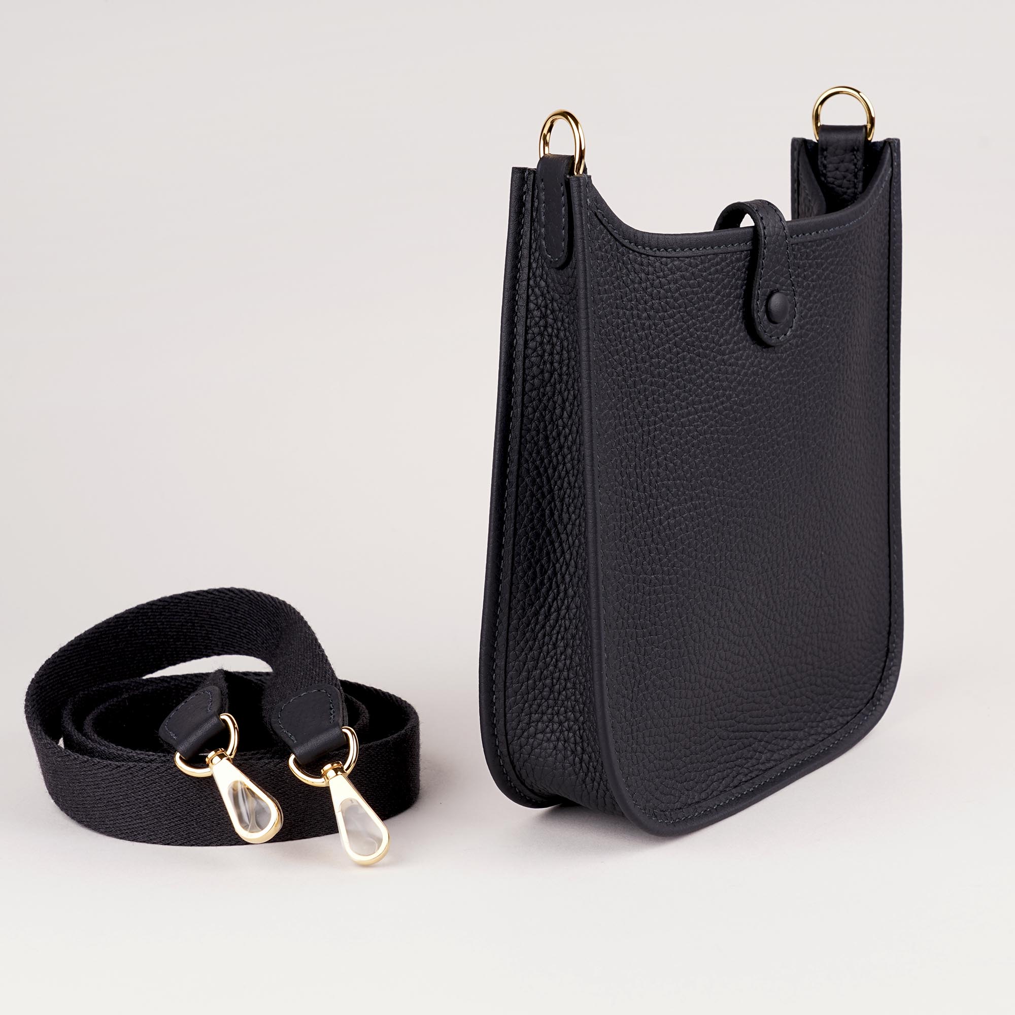 Evelyne 16 Amazone Shoulder Bag - HERMÈS - Affordable Luxury image