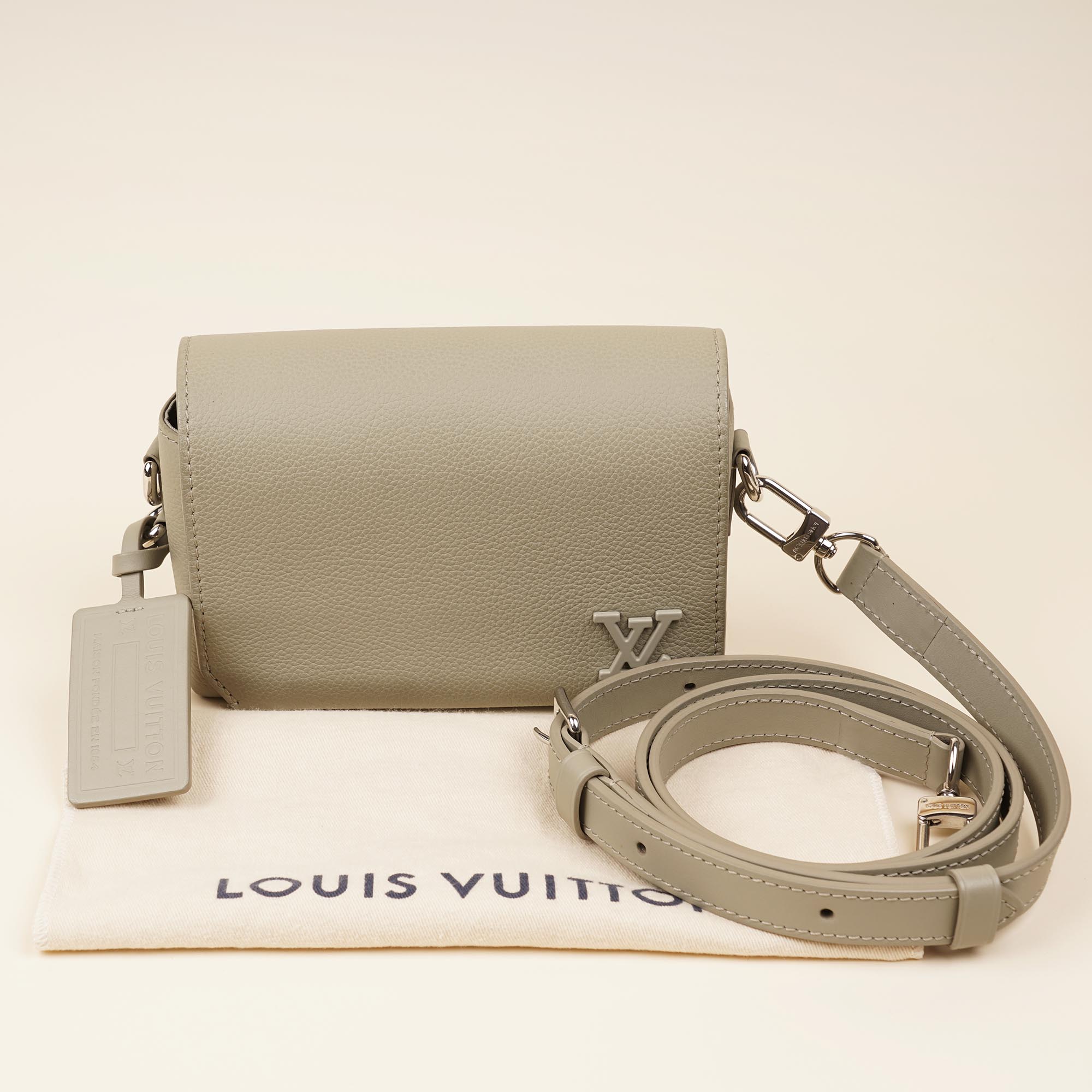 Fastline Wearable Wallet - LOUIS VUITTON - Affordable Luxury image