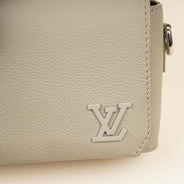 Fastline Wearable Wallet - LOUIS VUITTON - Affordable Luxury thumbnail image