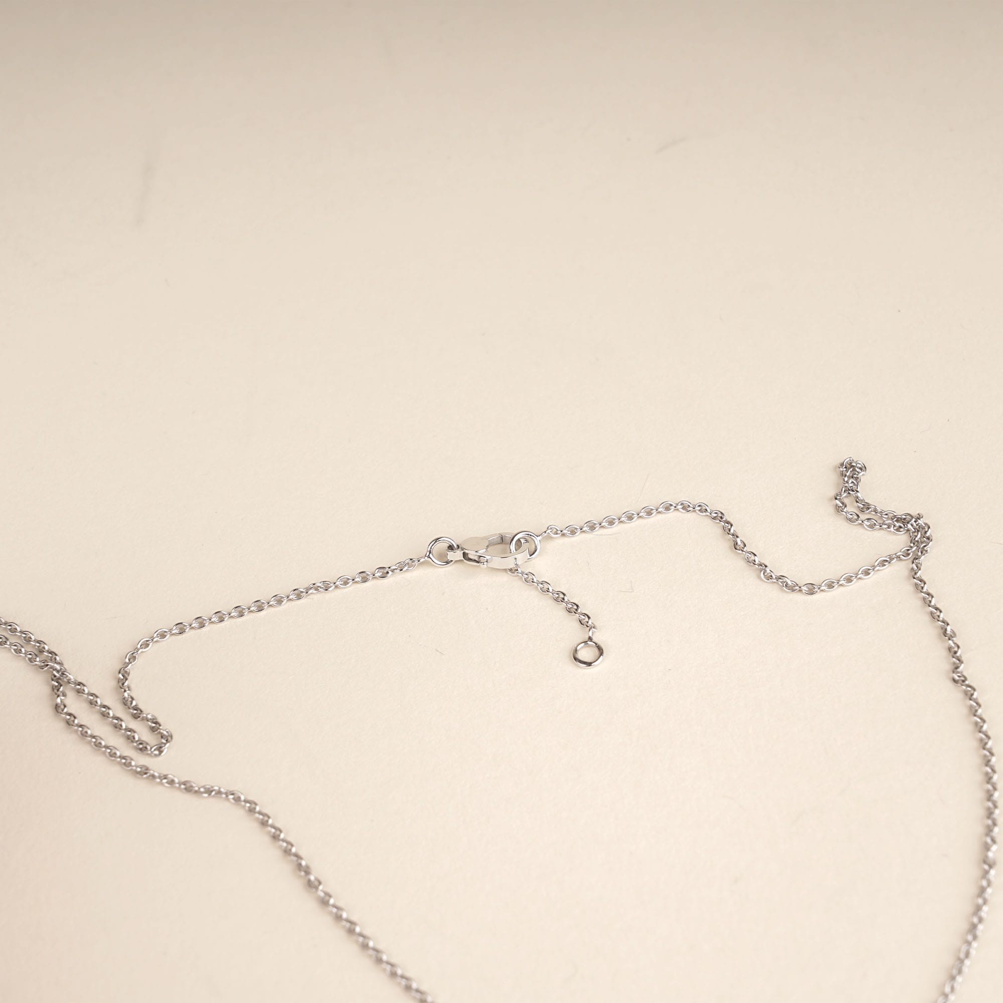 Finesse Pendant Necklace - HERMÈS - Affordable Luxury image