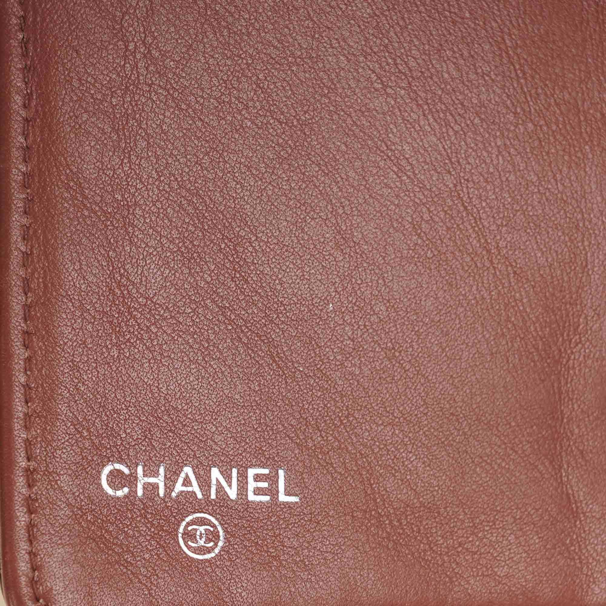 Fold Wallet - CHANEL - Affordable Luxury image