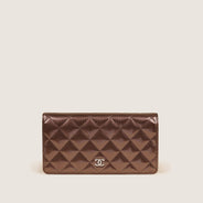 Fold Wallet - CHANEL - Affordable Luxury thumbnail image