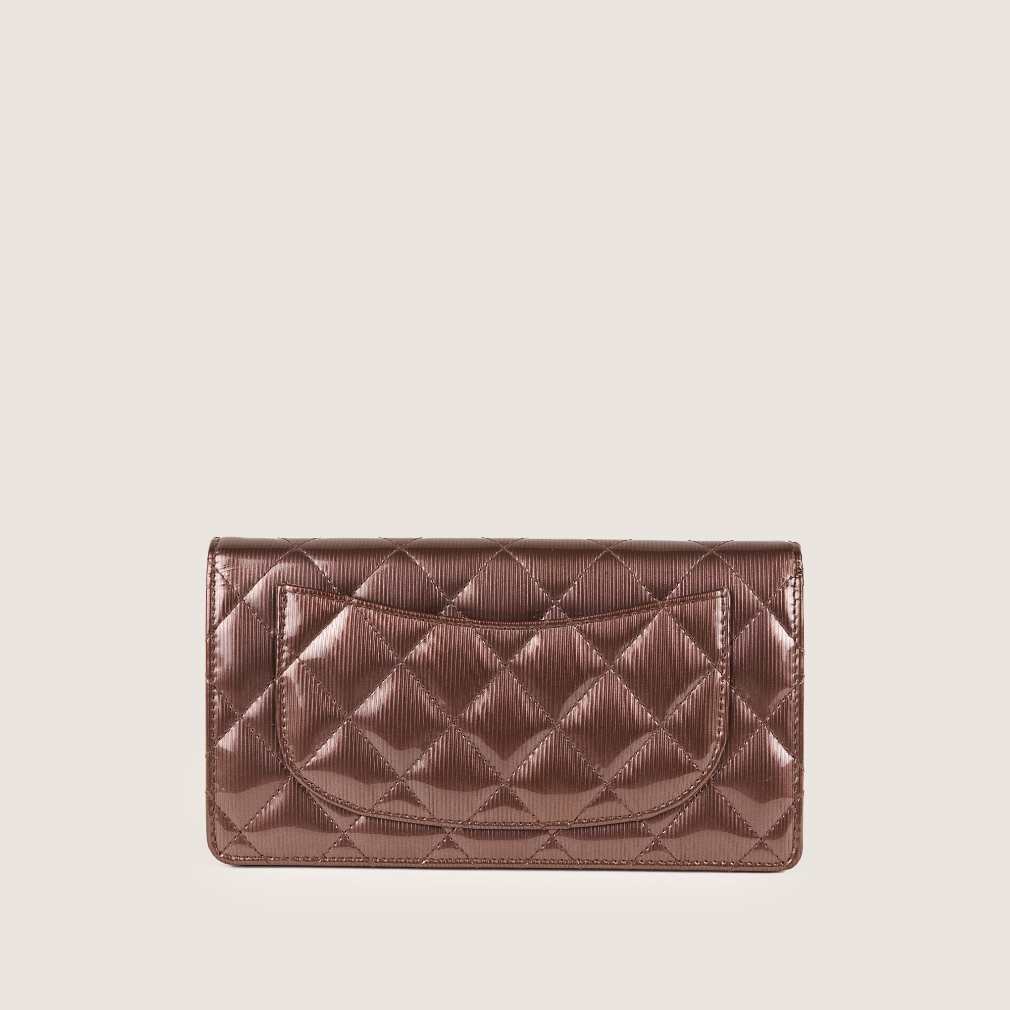 Fold Wallet - CHANEL - Affordable Luxury