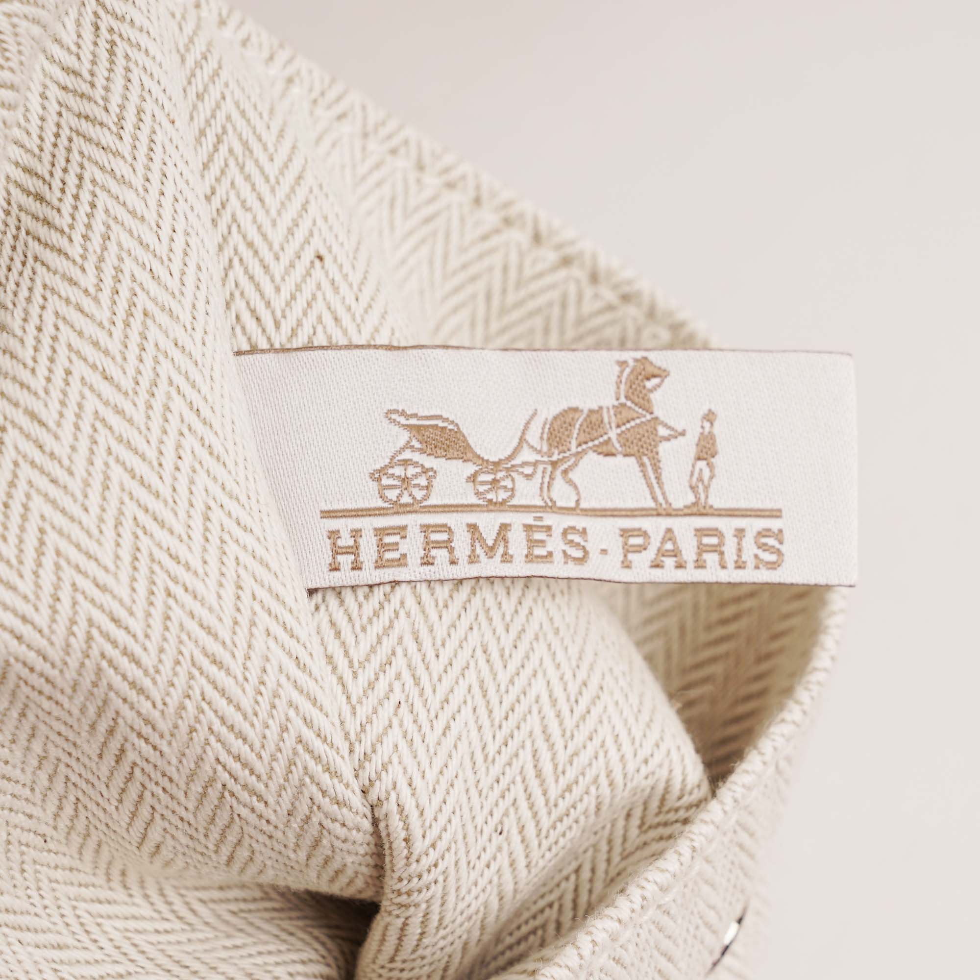 Fourbi 25 Pouch - HERMÈS - Affordable Luxury image