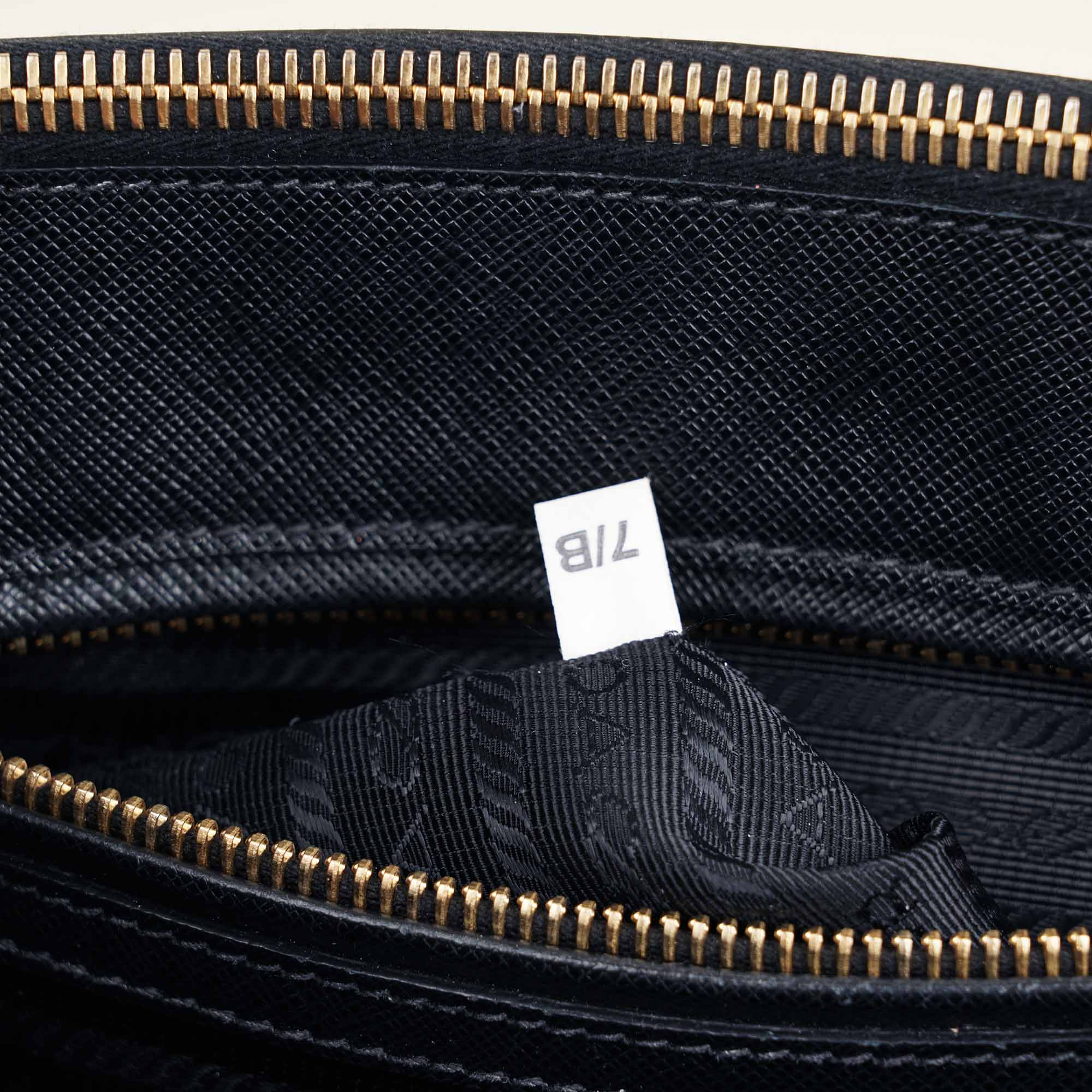 Galleria Medium Tote Bag - PRADA - Affordable Luxury image