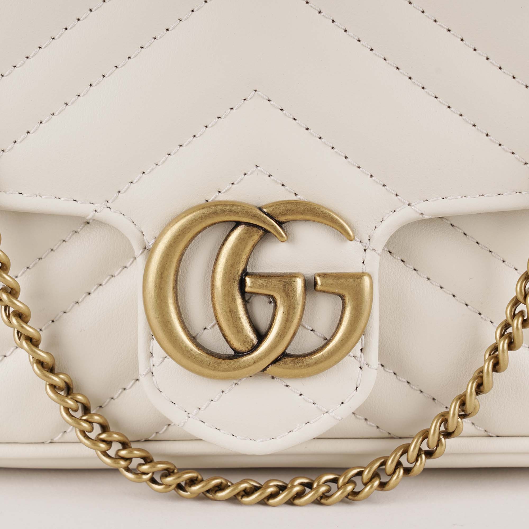 GG Marmont Small Shoulder Bag w Card Case - GUCCI - Affordable Luxury image