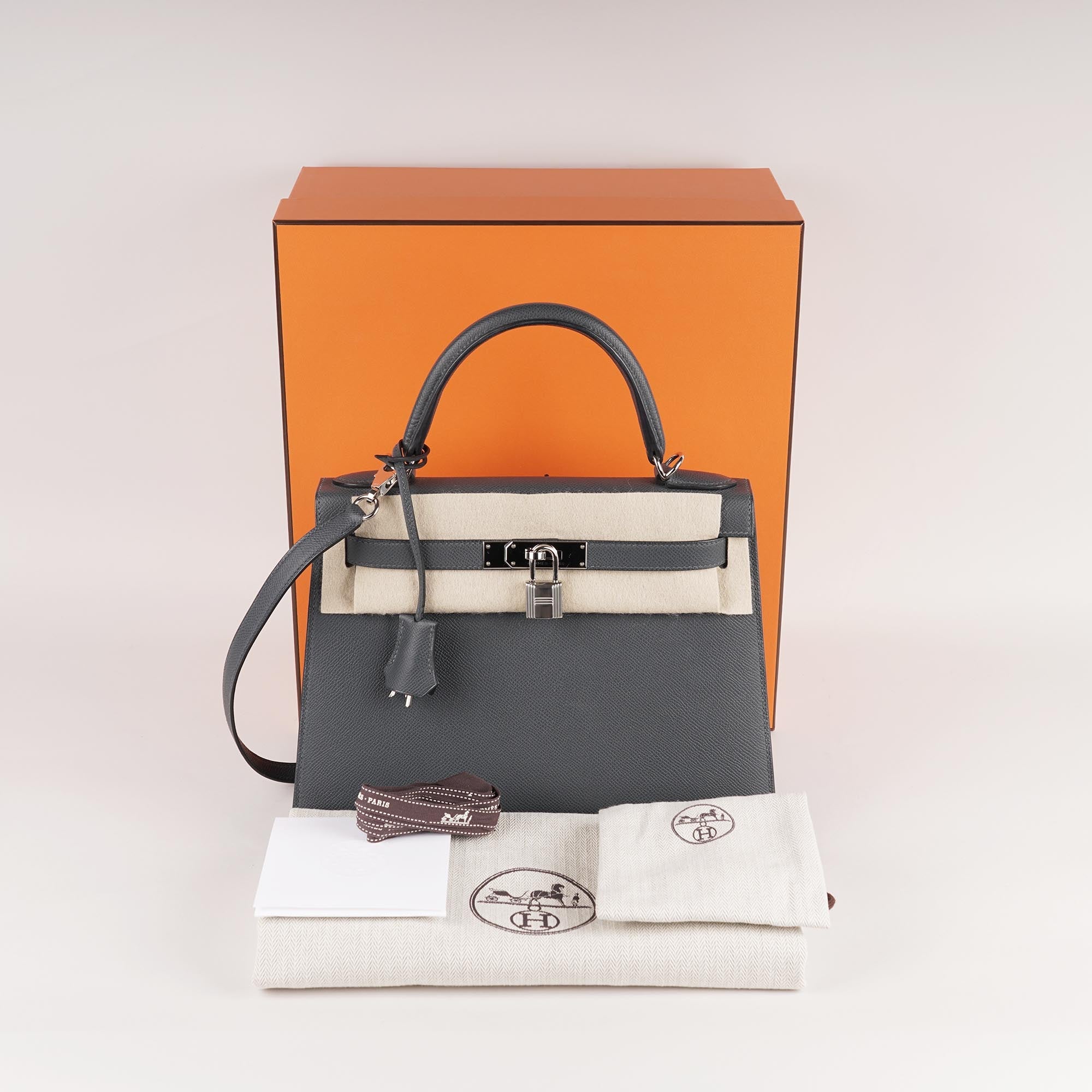 Hermès Kelly 28 Sellier Handbag 2024 - HERMÈS - Affordable Luxury image