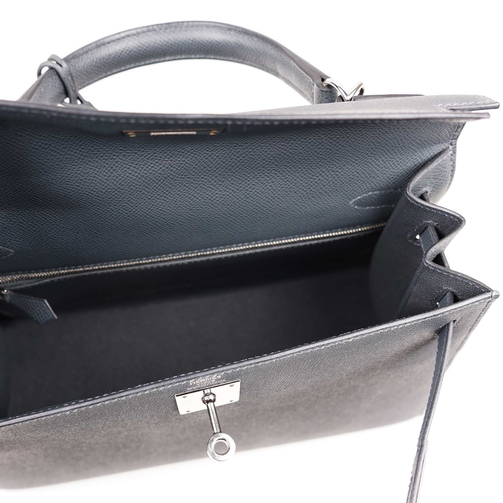 Hermès Kelly 28 Sellier Handbag 2024 - HERMÈS - Affordable Luxury image