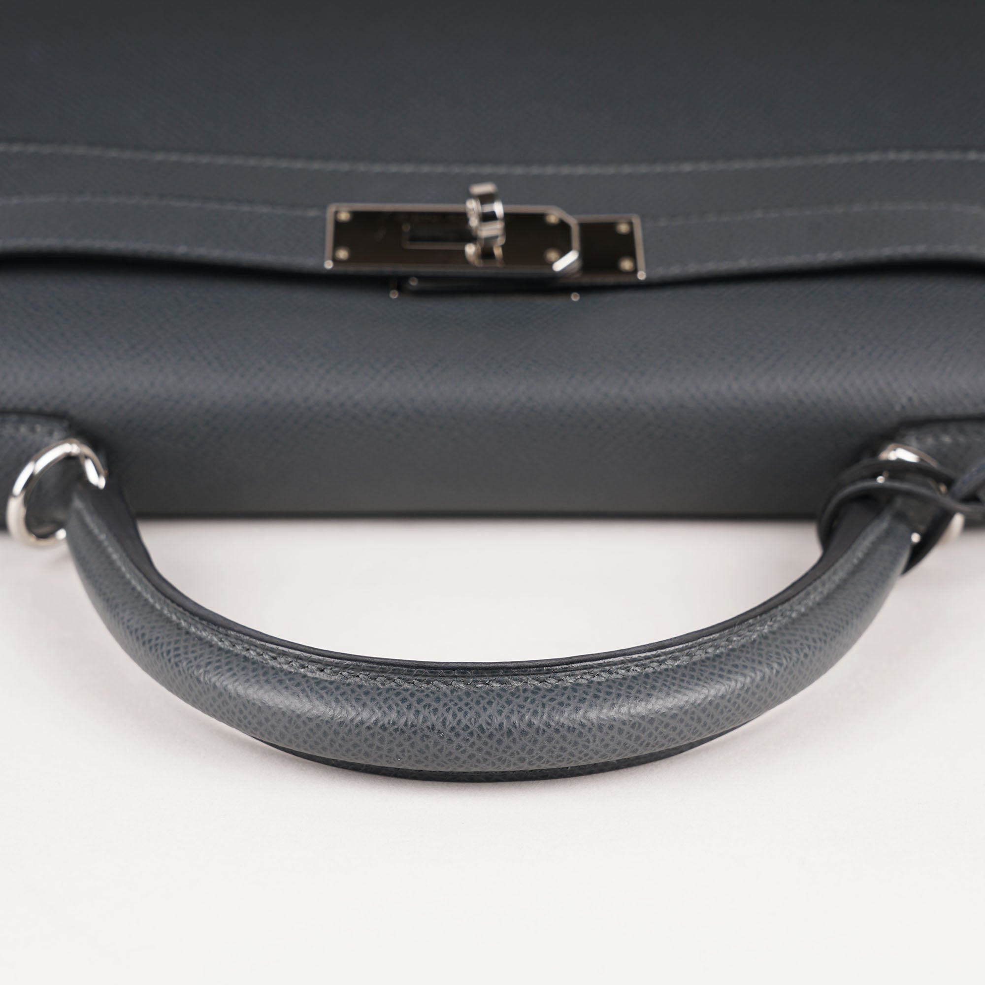 Hermès Kelly 28 Sellier Handbag 2024 - HERMÈS - Affordable Luxury image