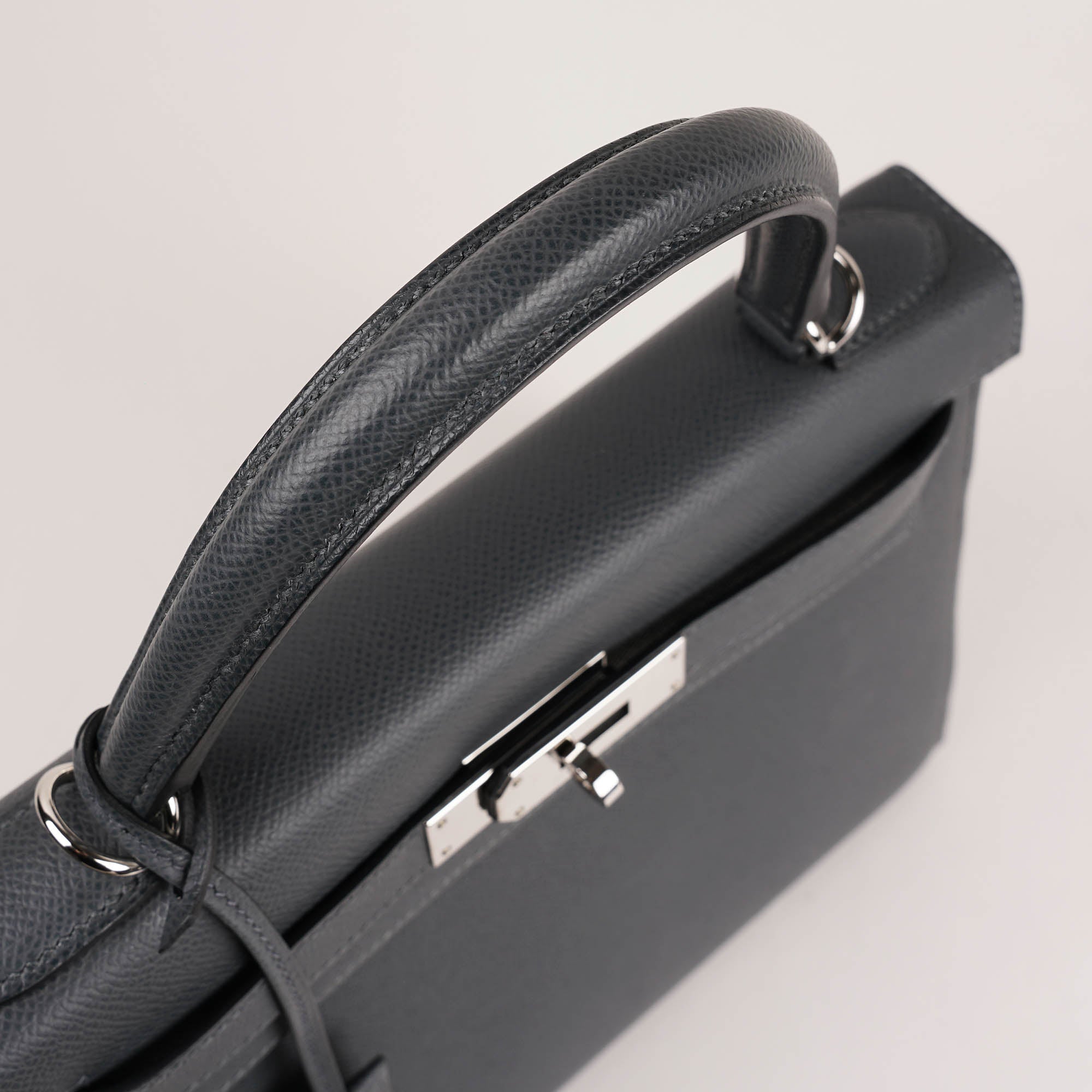 Hermès Kelly 28 Sellier Handbag 2024 - HERMÈS - Affordable Luxury image