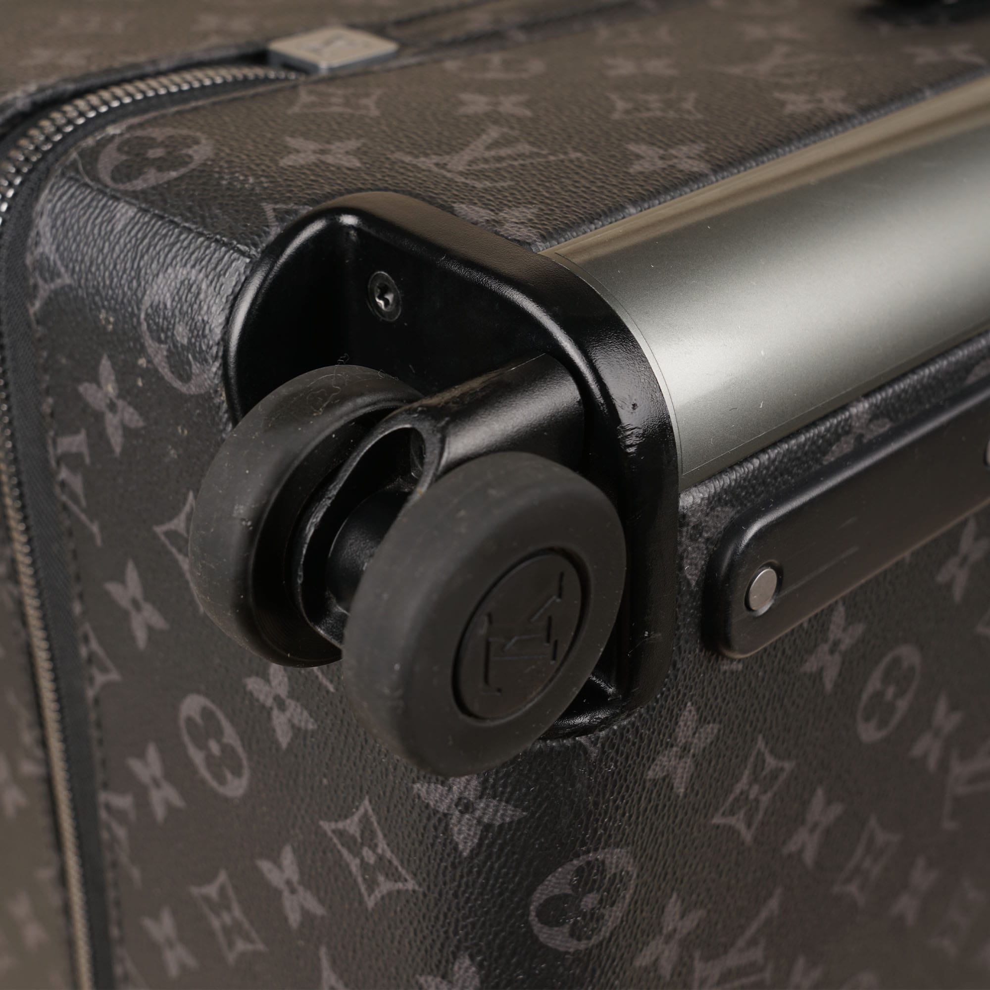 Horizon 70 Suitcase - LOUIS VUITTON - Affordable Luxury image