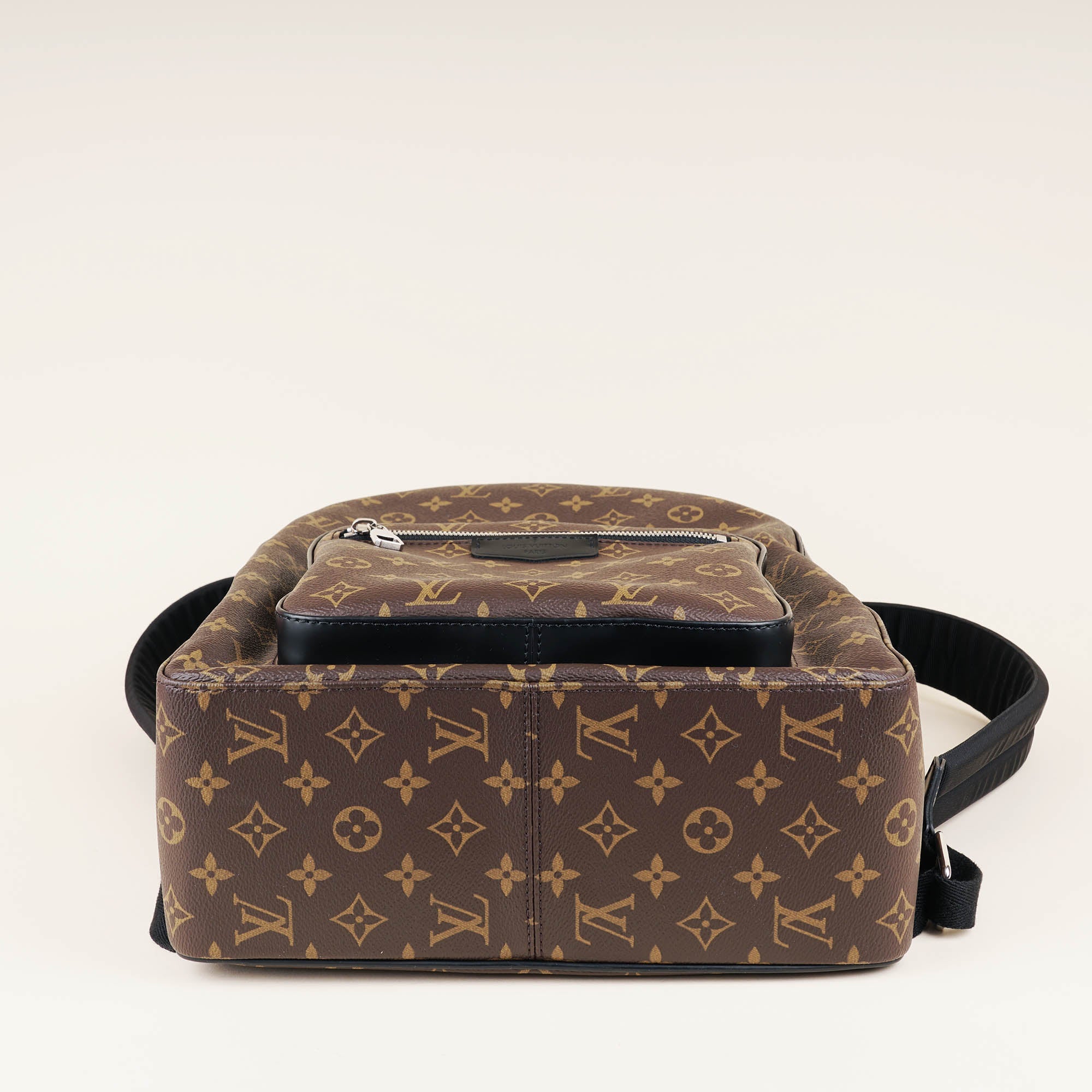 Josh Backpack - LOUIS VUITTON - Affordable Luxury image