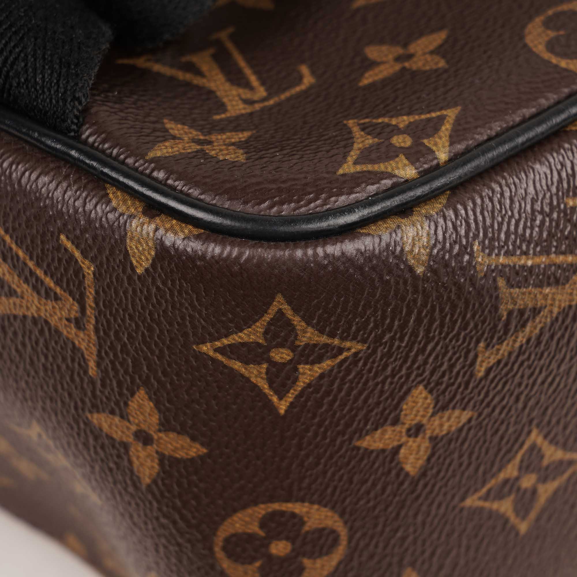 Josh Backpack - LOUIS VUITTON - Affordable Luxury image