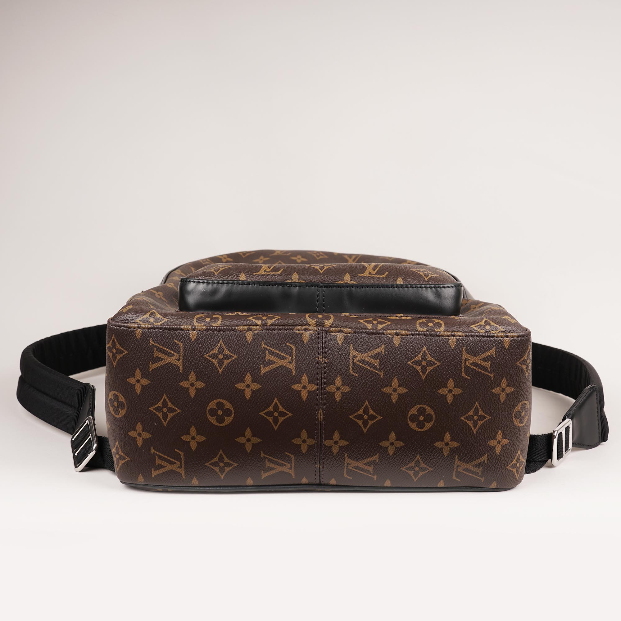 Josh Backpack - LOUIS VUITTON - Affordable Luxury image