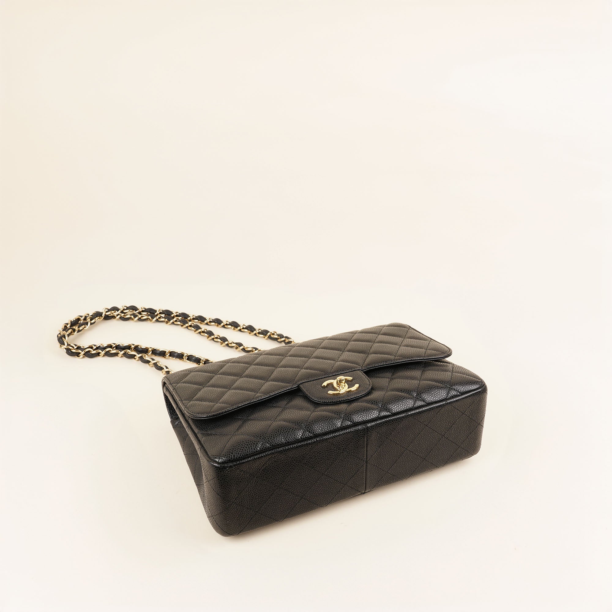 Jumbo Single Flap Shoulder Bag - CHANEL - Affordable Luxury image