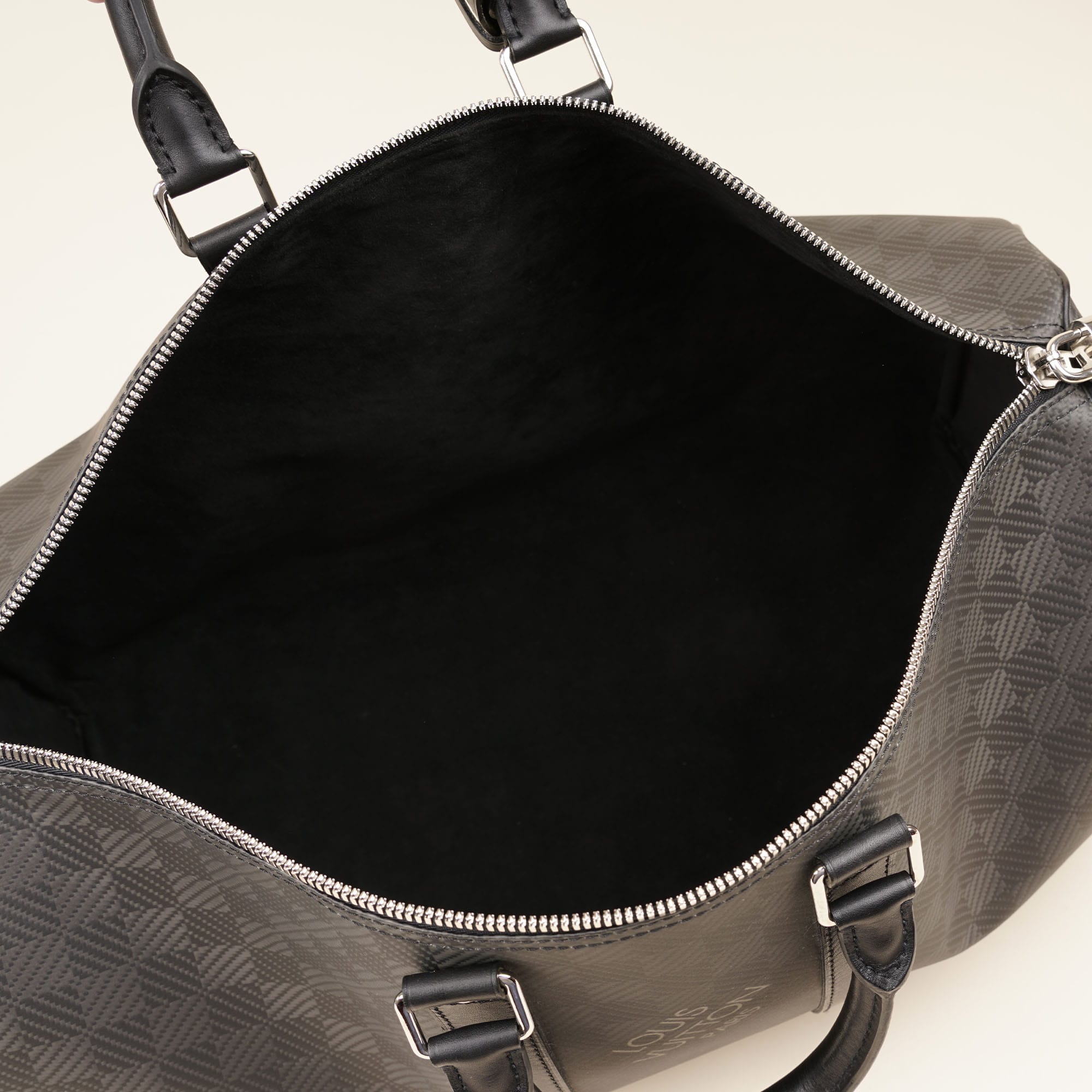 Keepall 45 Duffle Bag - LOUIS VUITTON - Affordable Luxury image