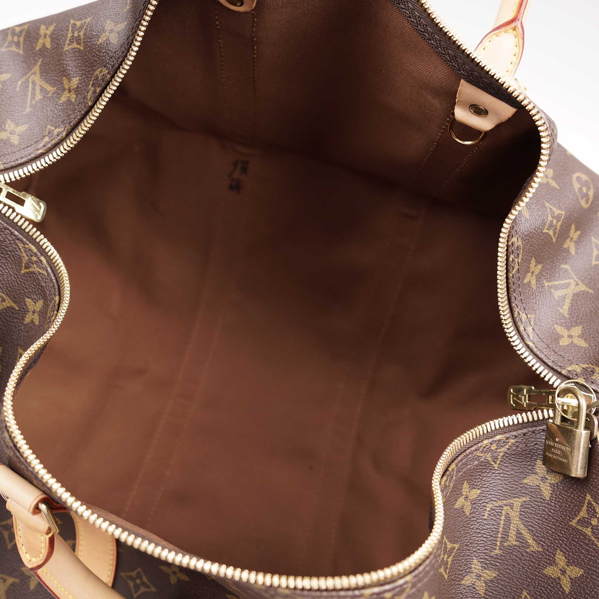 Keepall 50 Bandoulière - LOUIS VUITTON - Affordable Luxury image