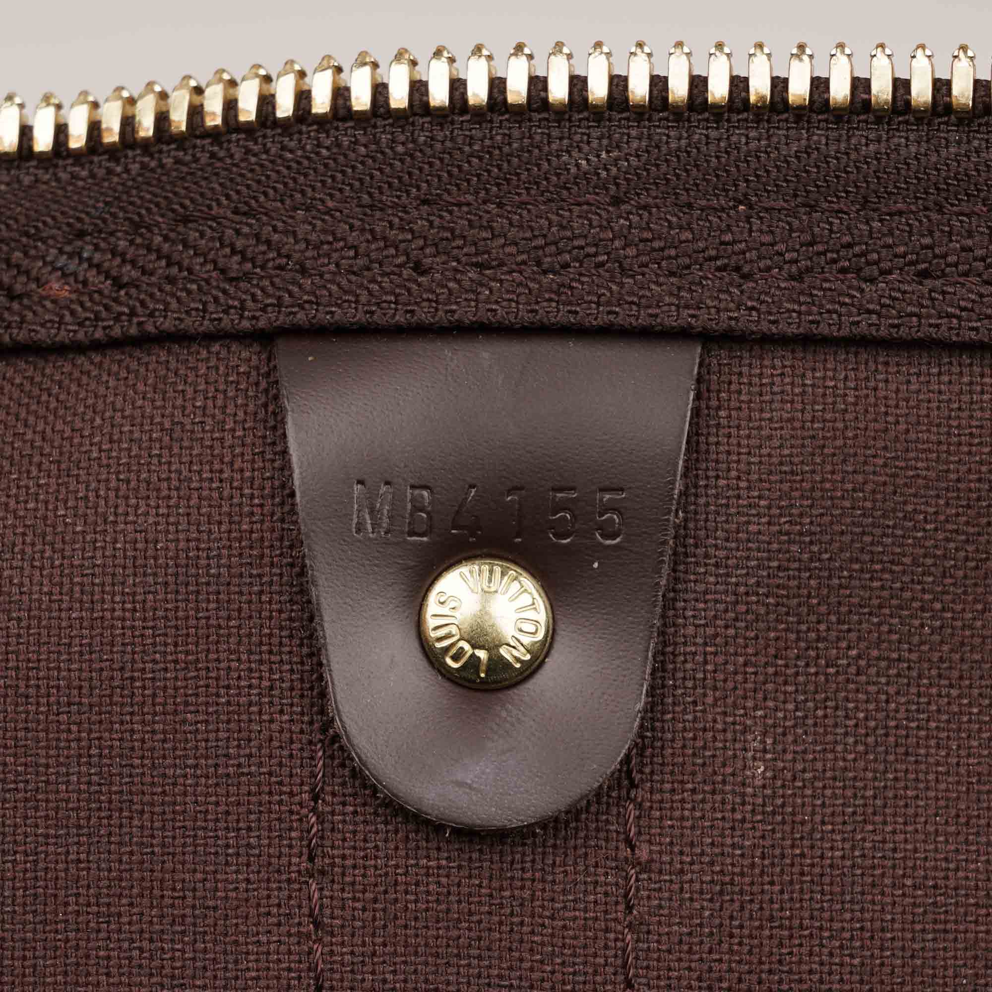 Keepall 55 - LOUIS VUITTON - Affordable Luxury image