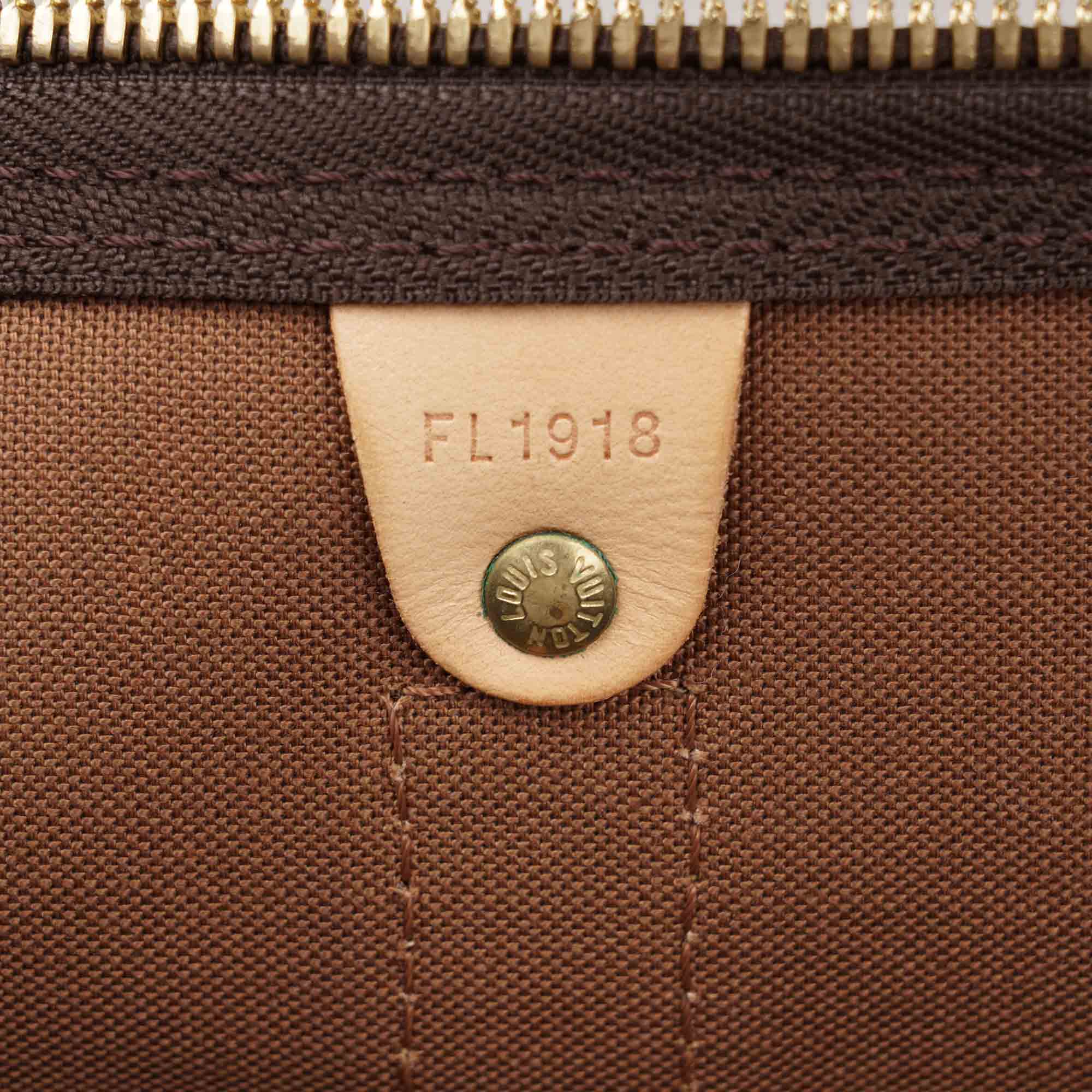 Keepall 55 Bandoulière - LOUIS VUITTON - Affordable Luxury image