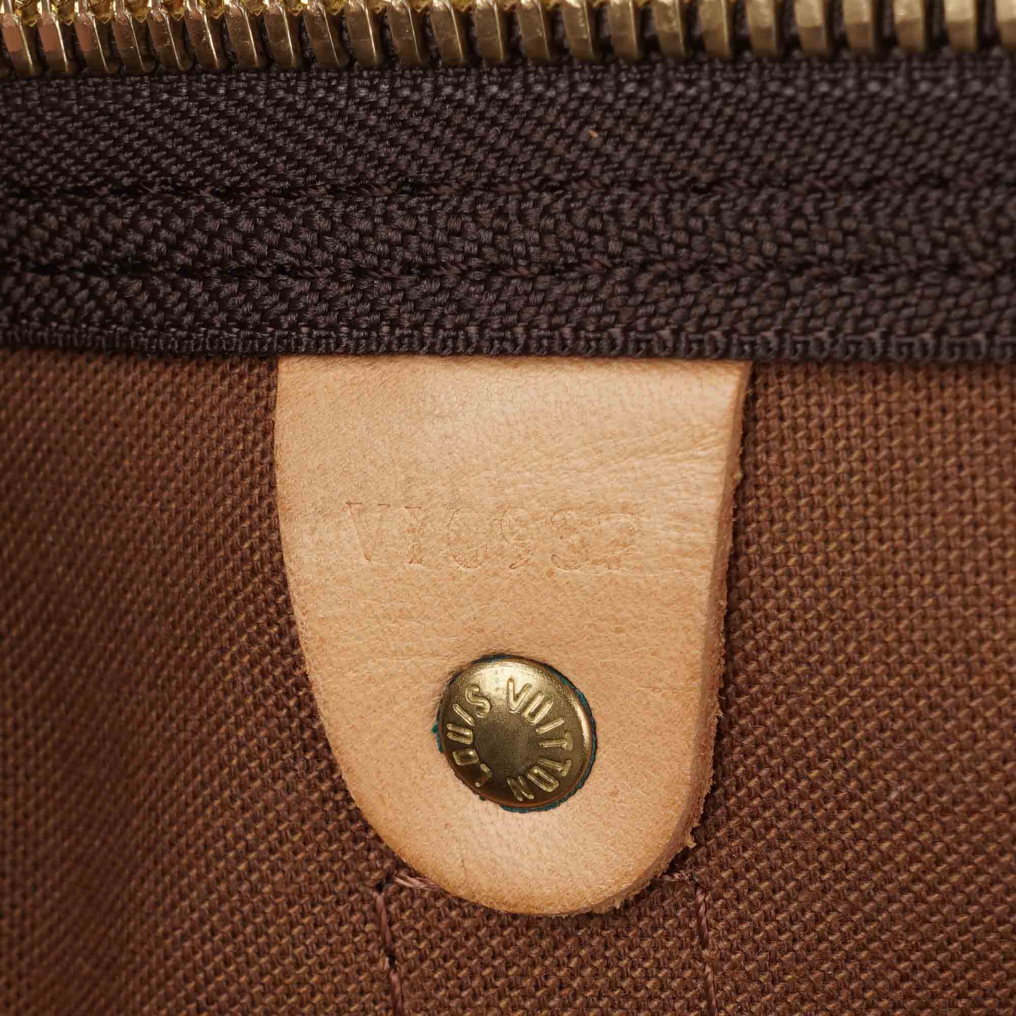 Keepall 55 Bandoulière - LOUIS VUITTON - Affordable Luxury image