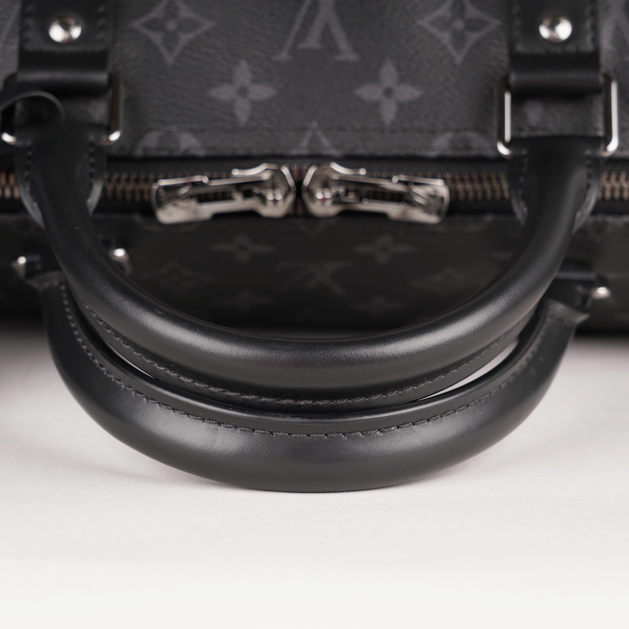 Keepall 55 Bandoulière Bag 2025 - LOUIS VUITTON - Affordable Luxury image