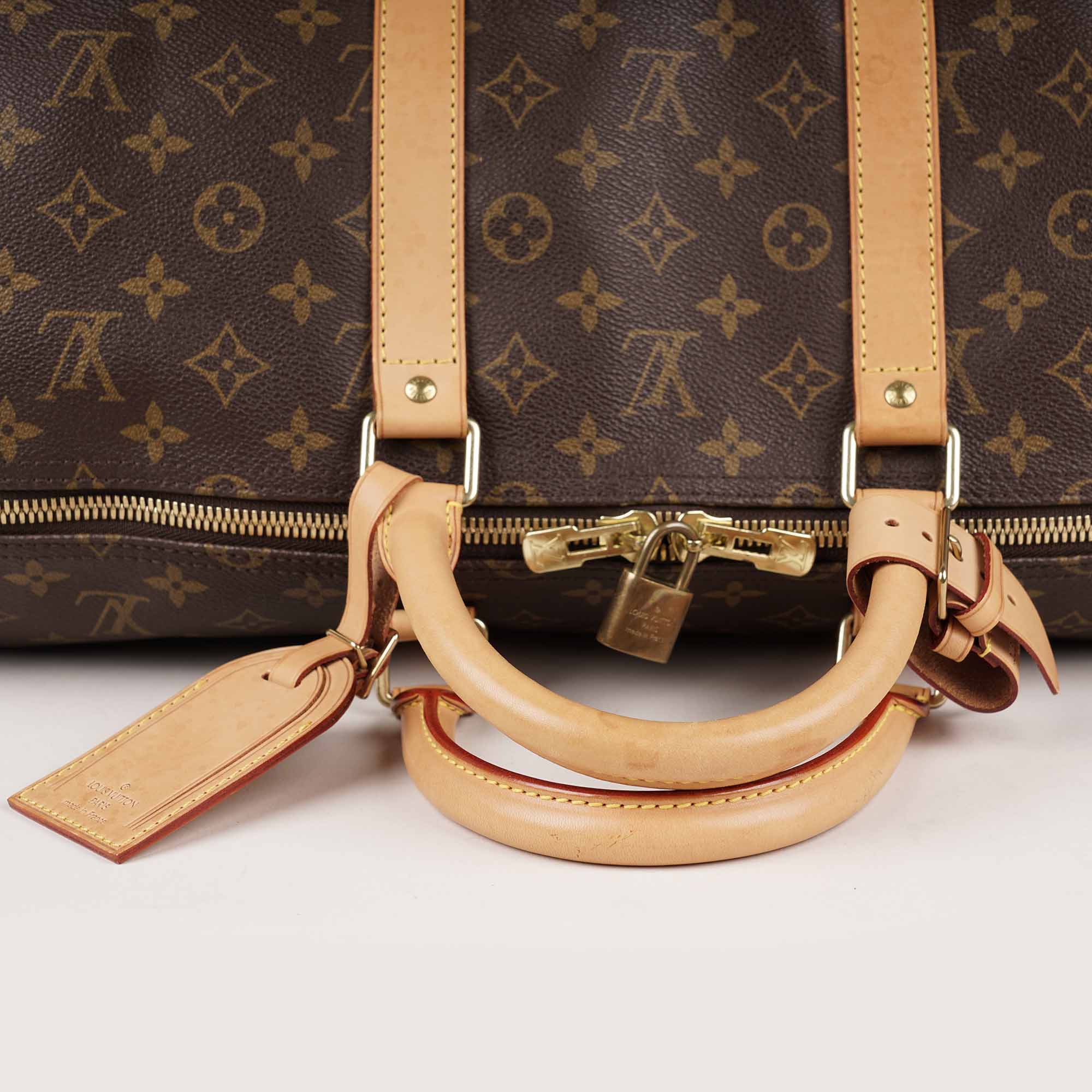Keepall 55 Bandoulière Bag - LOUIS VUITTON - Affordable Luxury image