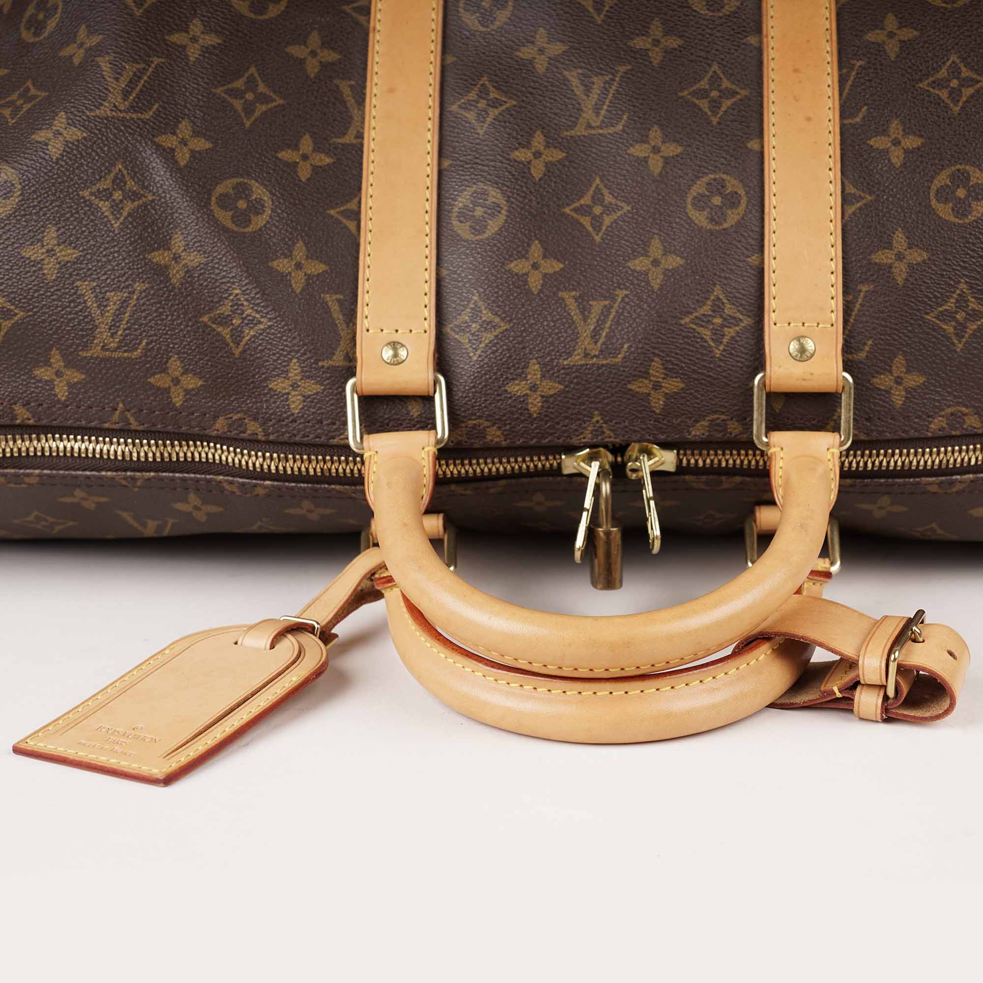 Keepall 55 Bandoulière Bag - LOUIS VUITTON - Affordable Luxury image