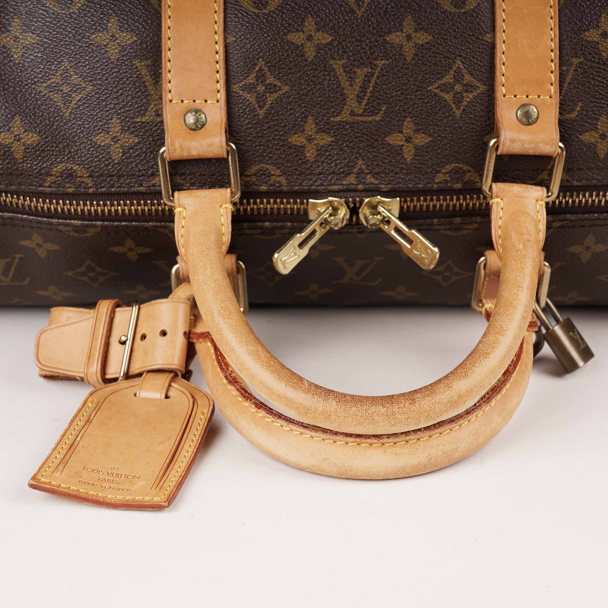 Keepall 55 Bandoulière Bag - LOUIS VUITTON - Affordable Luxury image