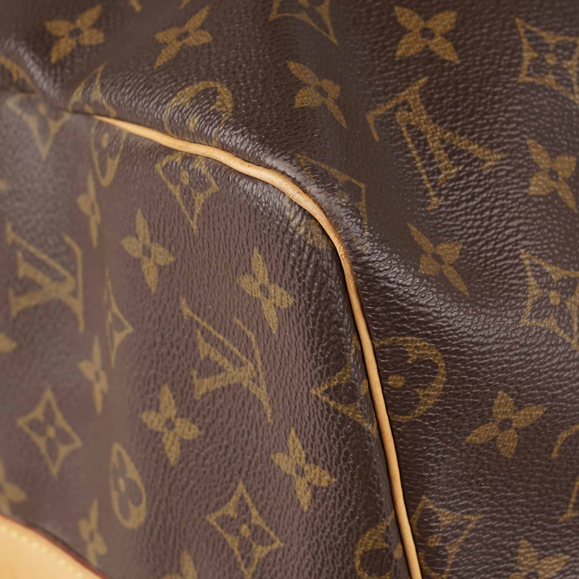 Keepall 55 Bandoulière Bag - LOUIS VUITTON - Affordable Luxury image