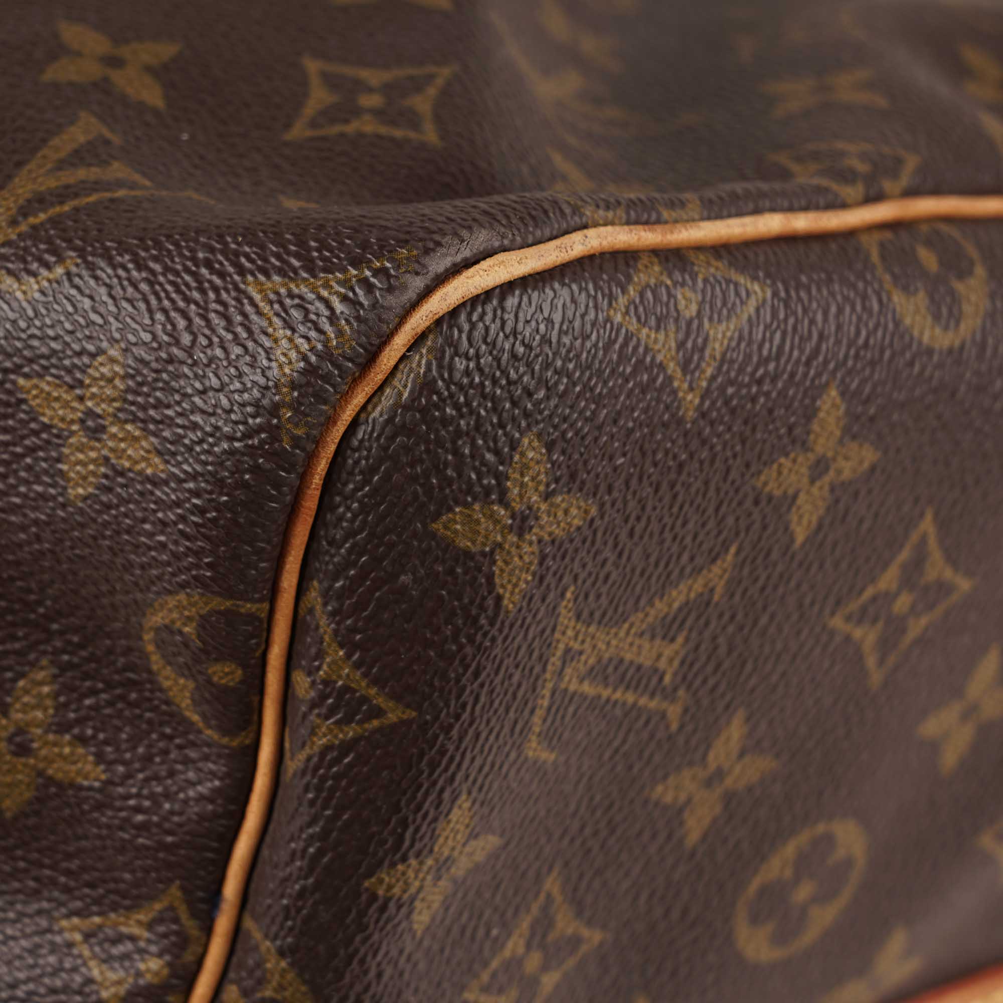 Keepall 55 Bandoulière Bag - LOUIS VUITTON - Affordable Luxury image