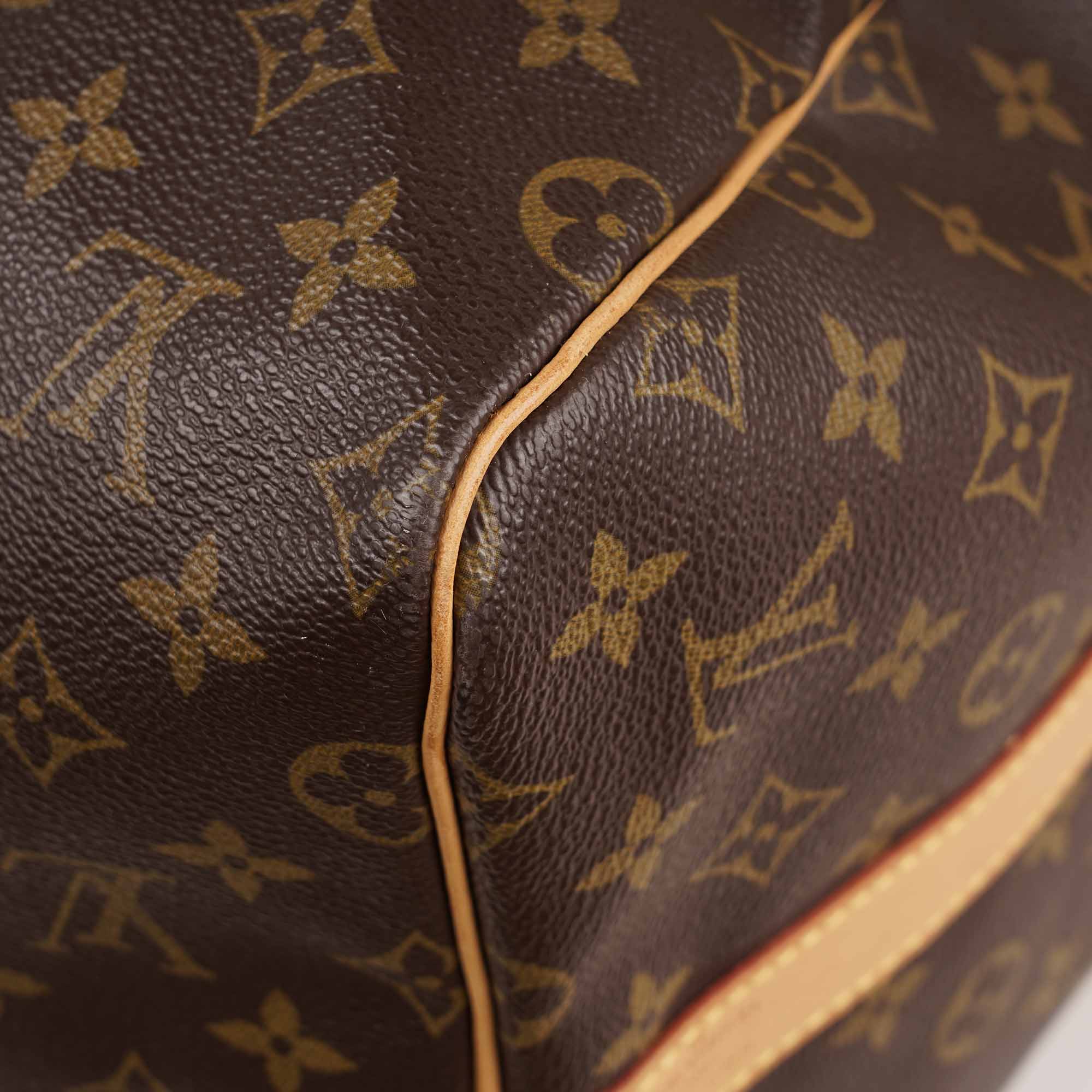 Keepall 55 Bandoulière Bag - LOUIS VUITTON - Affordable Luxury image