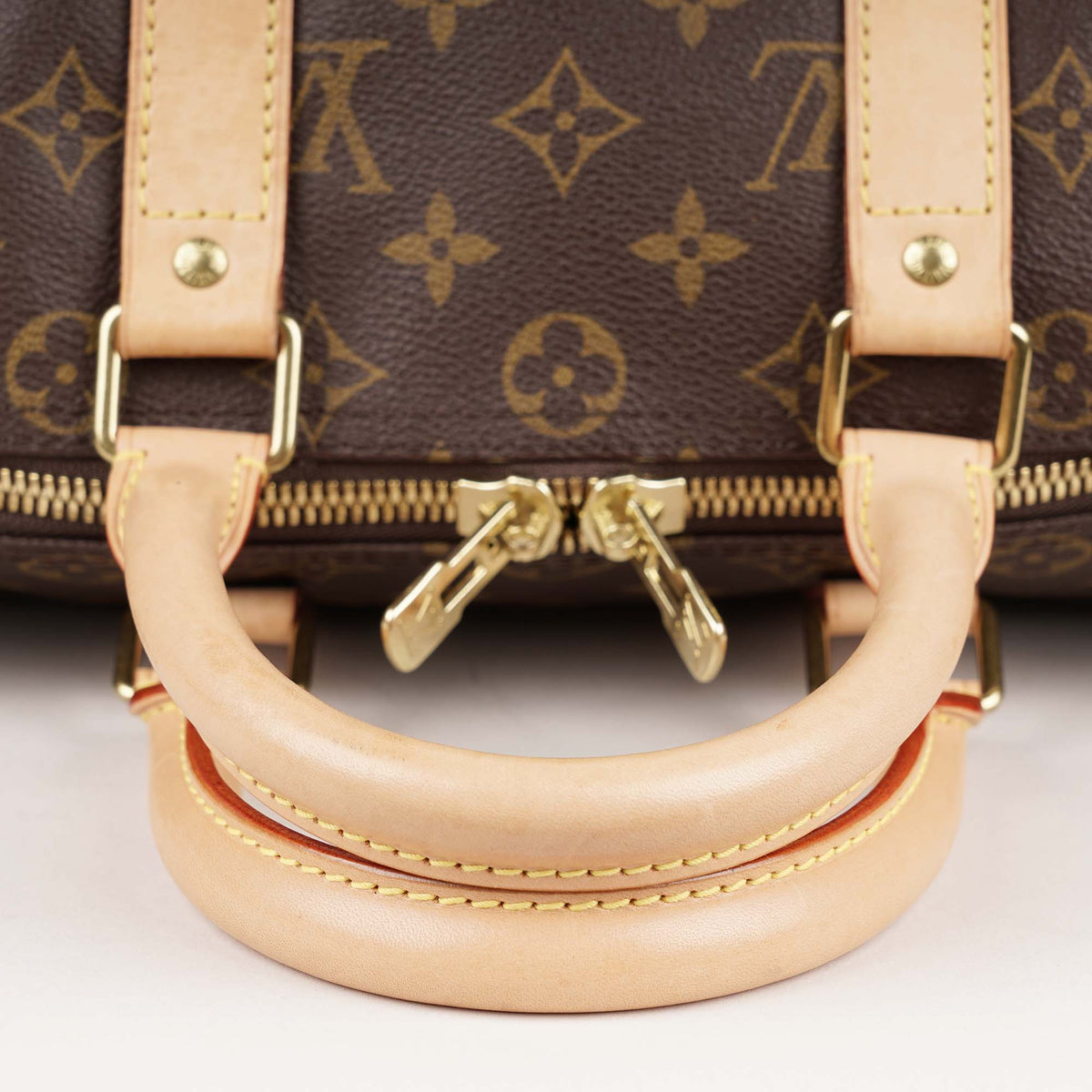 Keepall Bandoulière 45 - LOUIS VUITTON - Affordable Luxury image