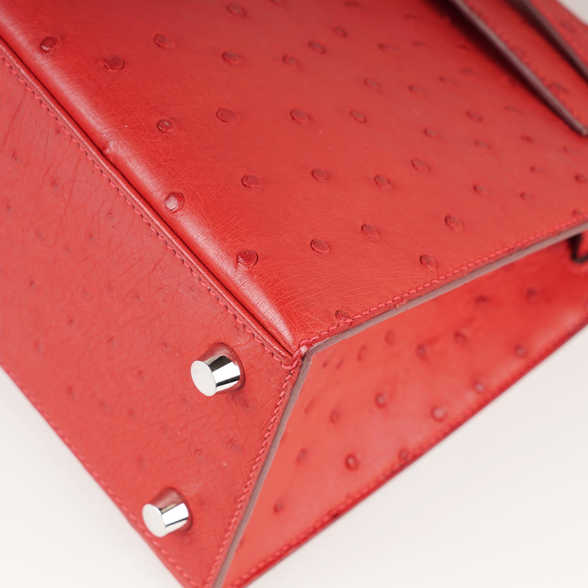 Kelly 25 Handbag - HERMÈS - Affordable Luxury image