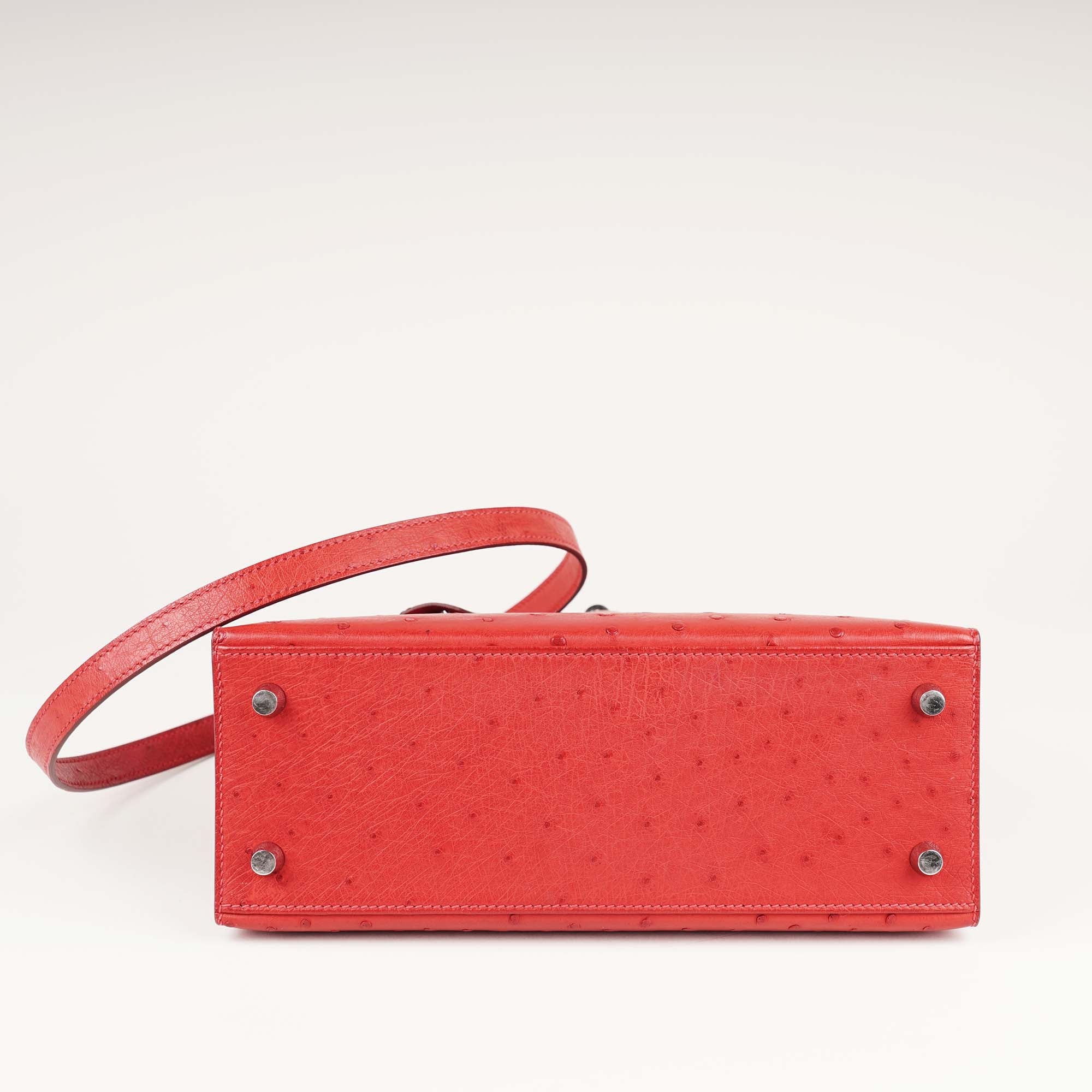 Kelly 25 Handbag - HERMÈS - Affordable Luxury image